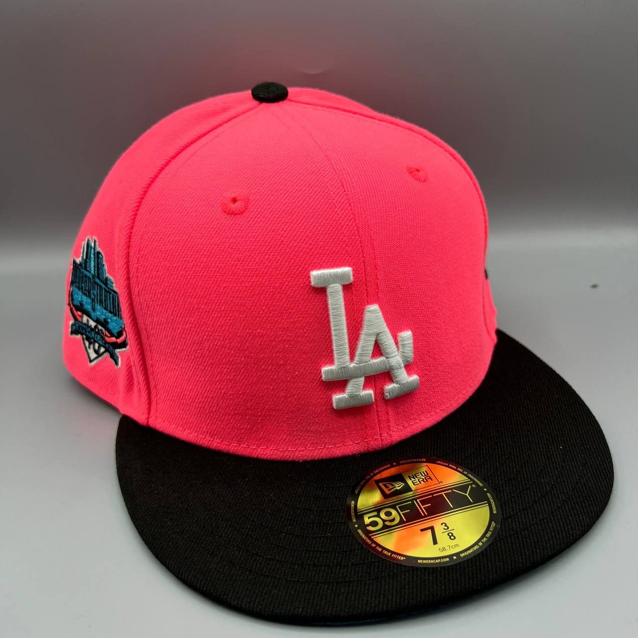 Los Angeles LA Dodgers 7 3/8 Pink Black MLB Fitted Cap
