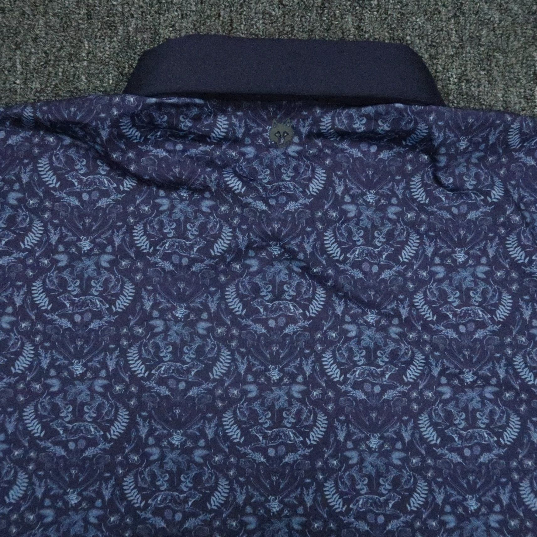 Vintage Greyson Polo Shirt Mens Extra Large Blue Pattern Golf Wolf Crest Size US XL / EU 56 / 4 - 5 Thumbnail