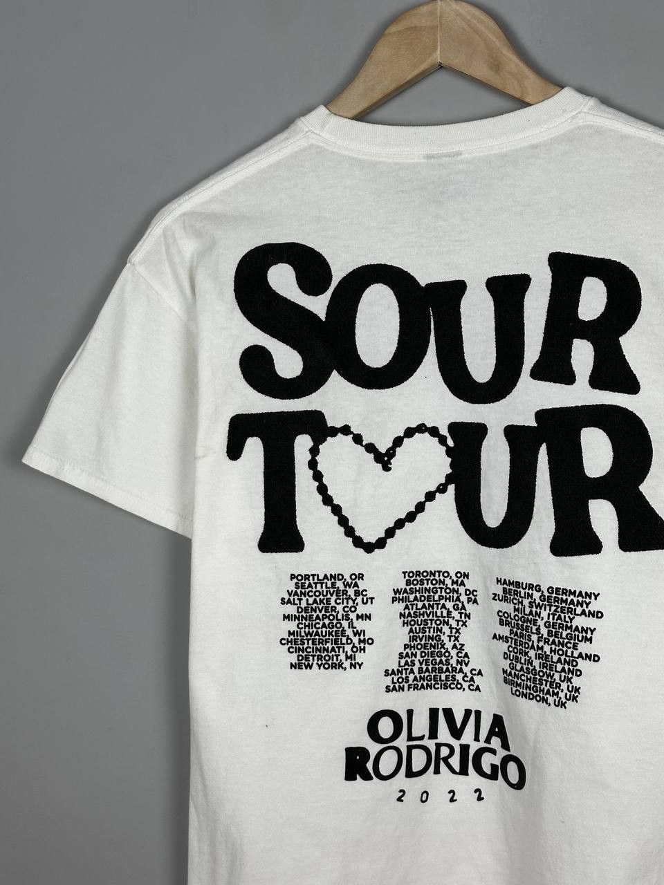 Band Tees Olivia Rodrigo Sour Tour Track list White Tee Size M / US 6-8 / IT 42-44 - 7 Thumbnail