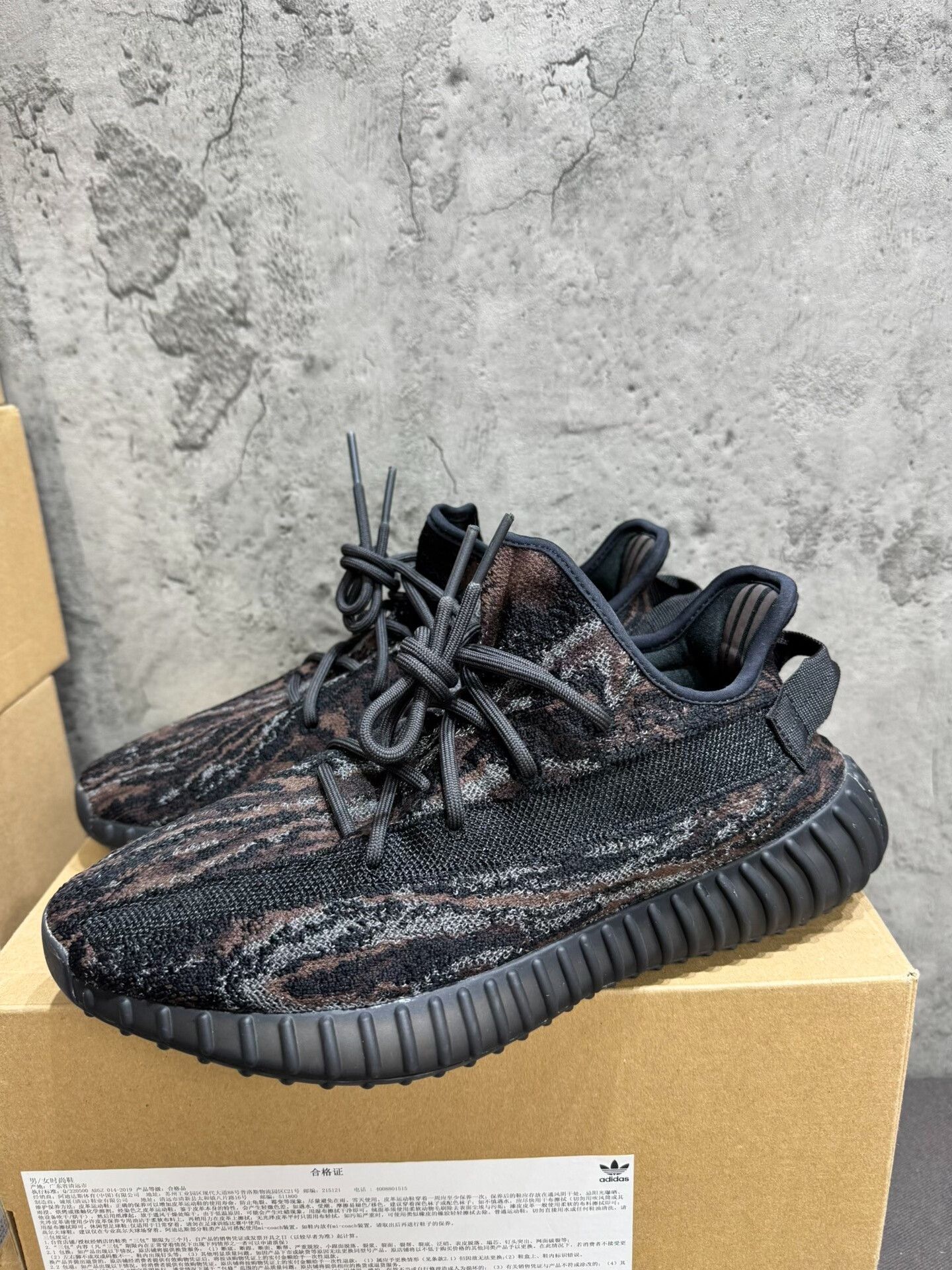 Adidas Adidas YEEZY350 Black Lowtop Sneakers 9 Men Size US 9 / EU 42 - 1 Thumbnail