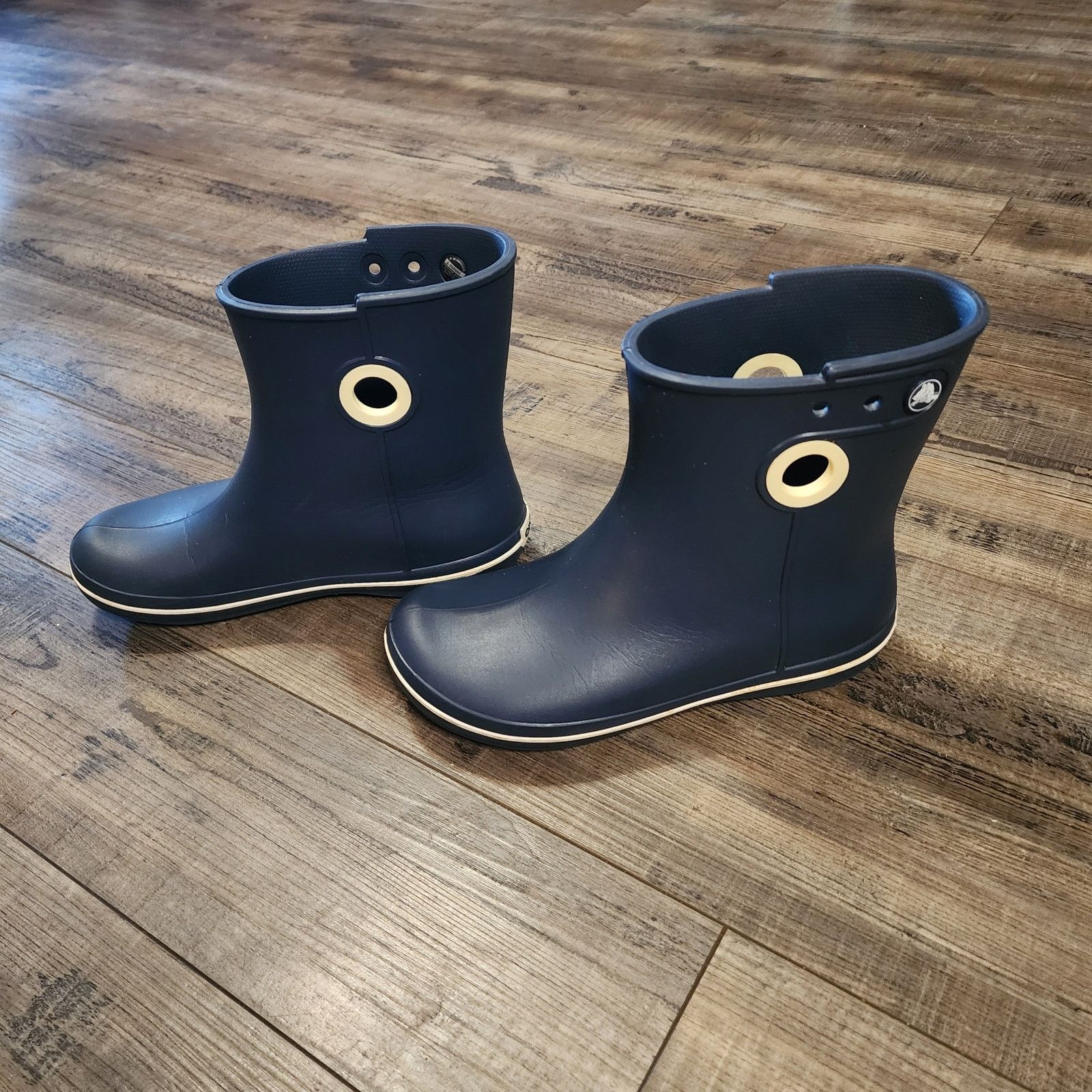 Crocs Crocs Jaunt Shorty Navy Pull on rainboots shoes sz 7 b38 Size US 7 / IT 37 - 5 Thumbnail