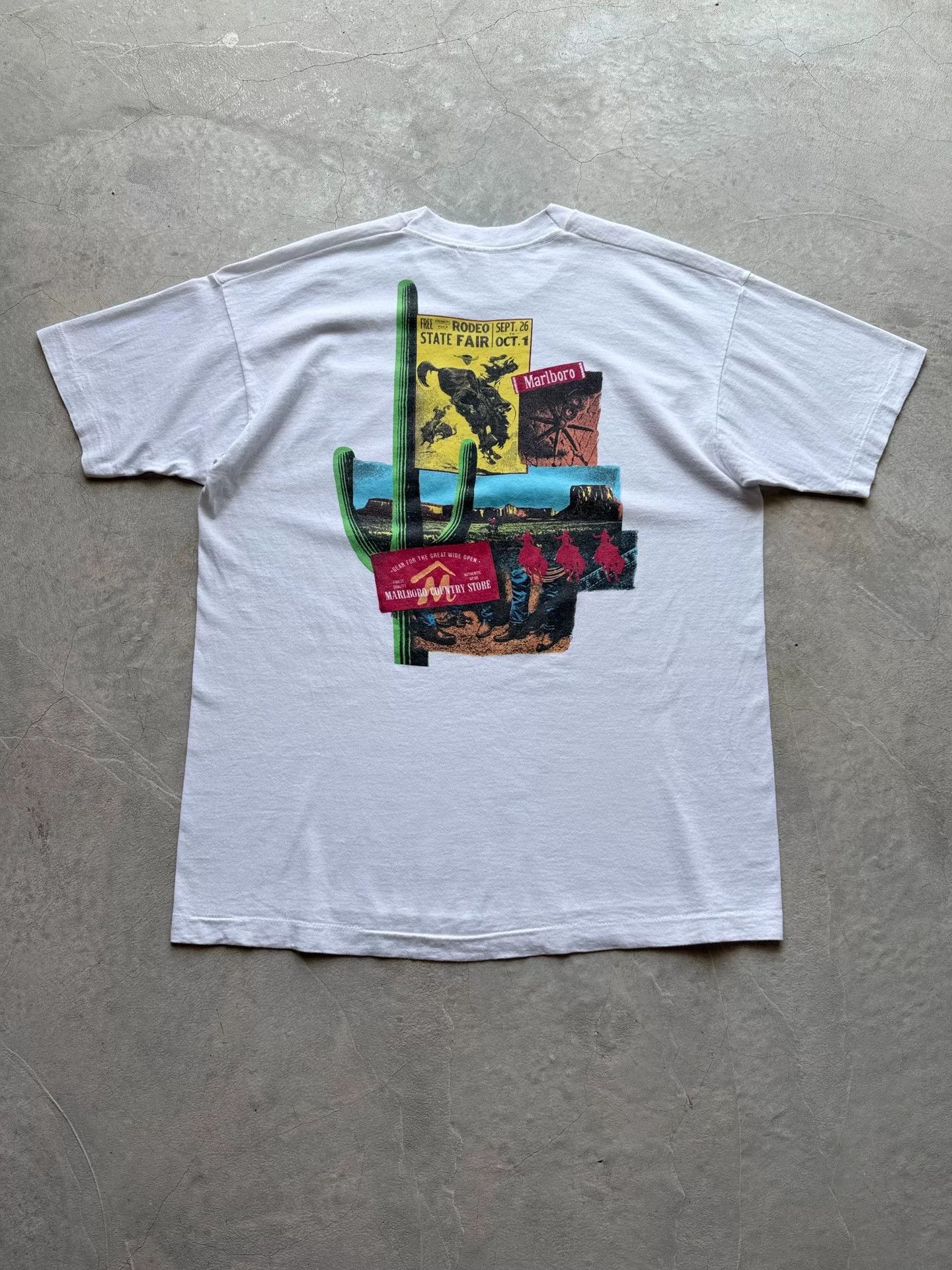 Vintage Vintage 90s Marlboro Pocket Tee Size US XL / EU 56 / 4 - 1 Thumbnail