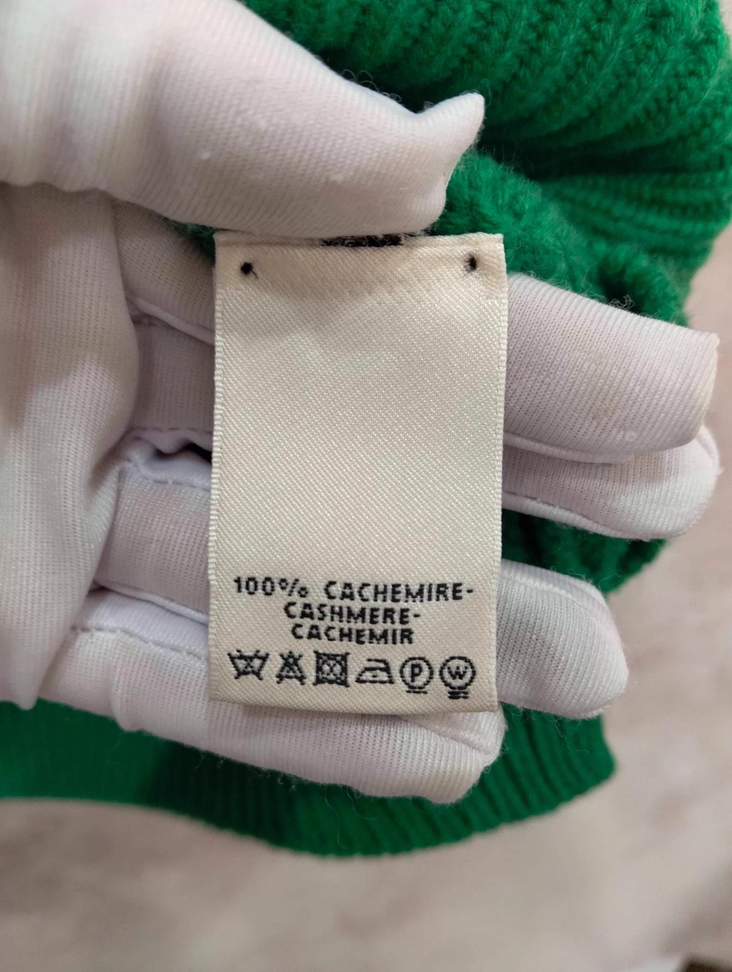 Hermes Hermes Green V-neck Cashmere Pullover 34 95 New Size XS / US 0-2 / IT 36-38 - 5 Thumbnail