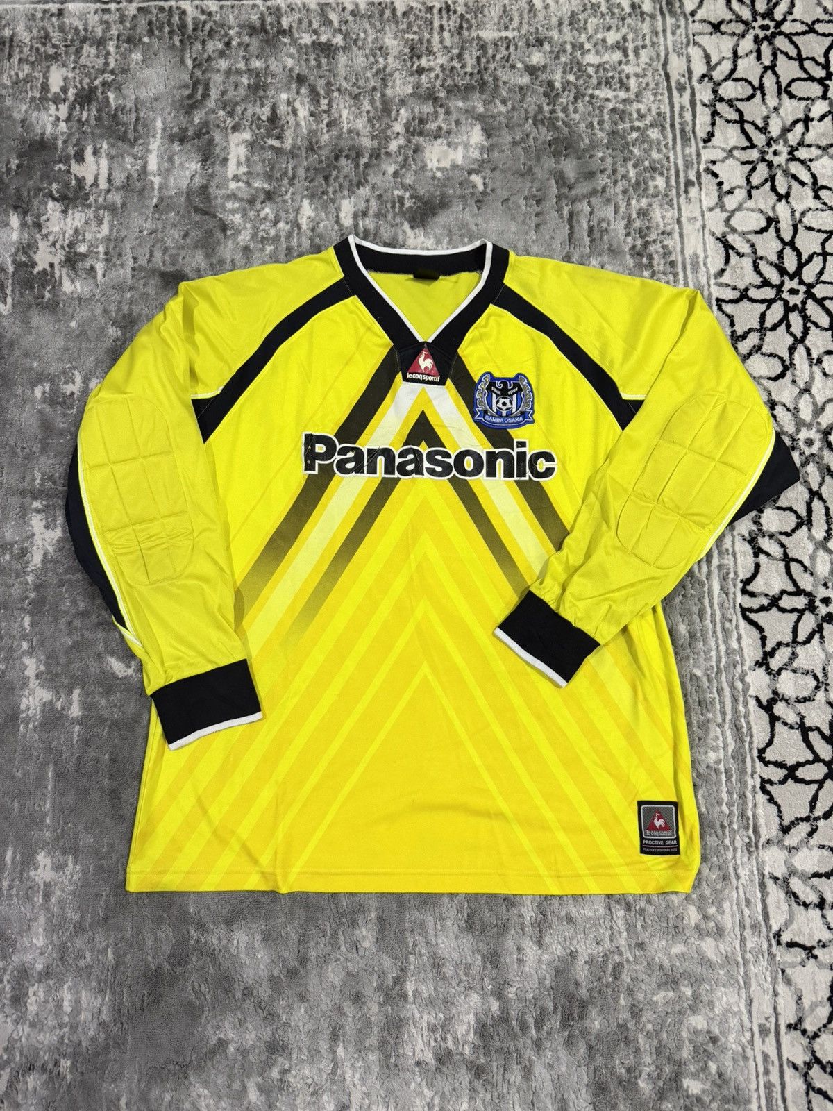 Le Coq Sportif Vintage Gamba Osaka jersey goalkeeper Size US XL / EU 56 / 4 - 1 Thumbnail