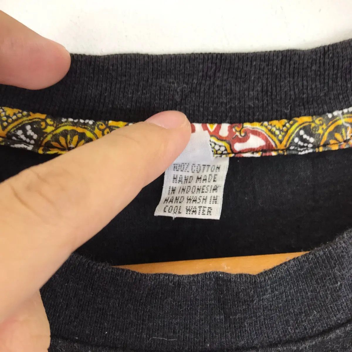Vintage Vtg BALI PRIMITIVE DESIGN Hand Made Indonesia Art Tee Shirt Size US S / EU 44-46 / 1 - 6 Thumbnail