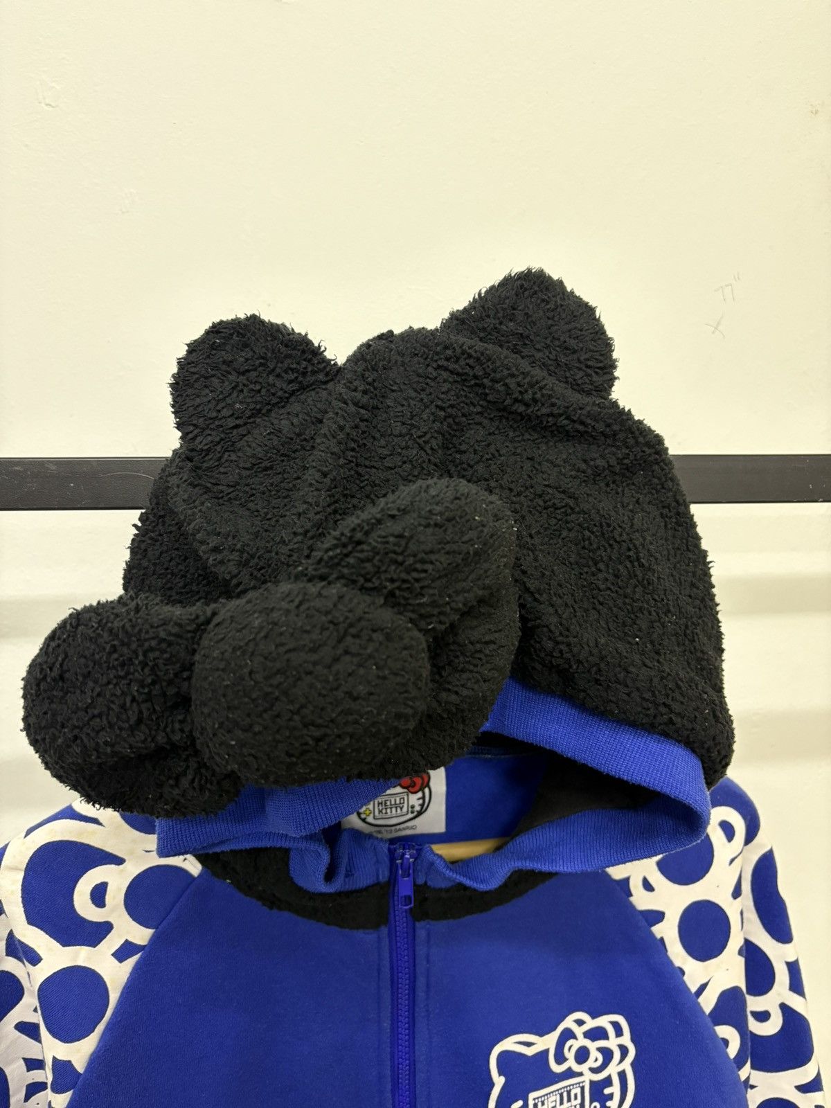 Beauty Beast HELLO KITTY WOOL HOODIE Size US M / EU 48-50 / 2 - 17 Thumbnail