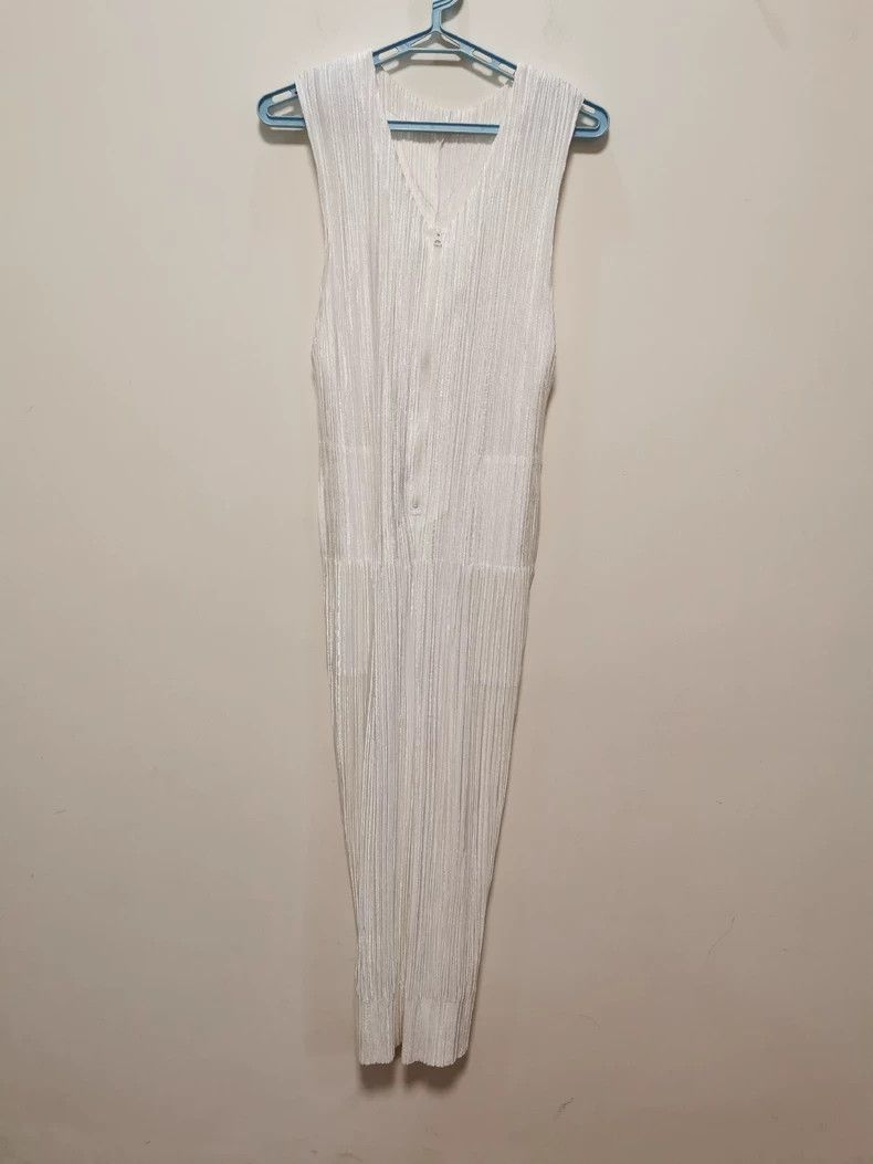 Issey Miyake size:3 White pleated dress