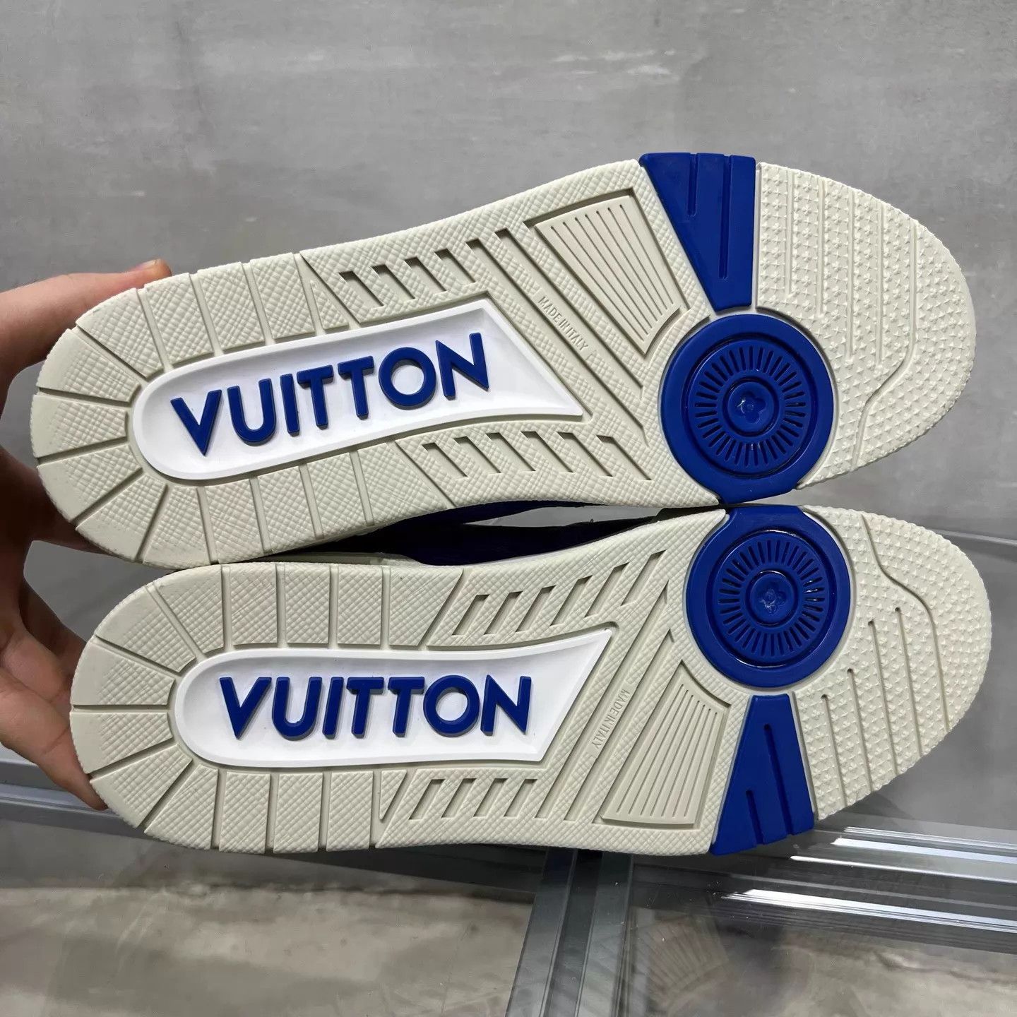 Louis Vuitton LV Trainer White & Blue Checkerboard UK8 (42) Size US 9 / EU 42 - 7 Thumbnail