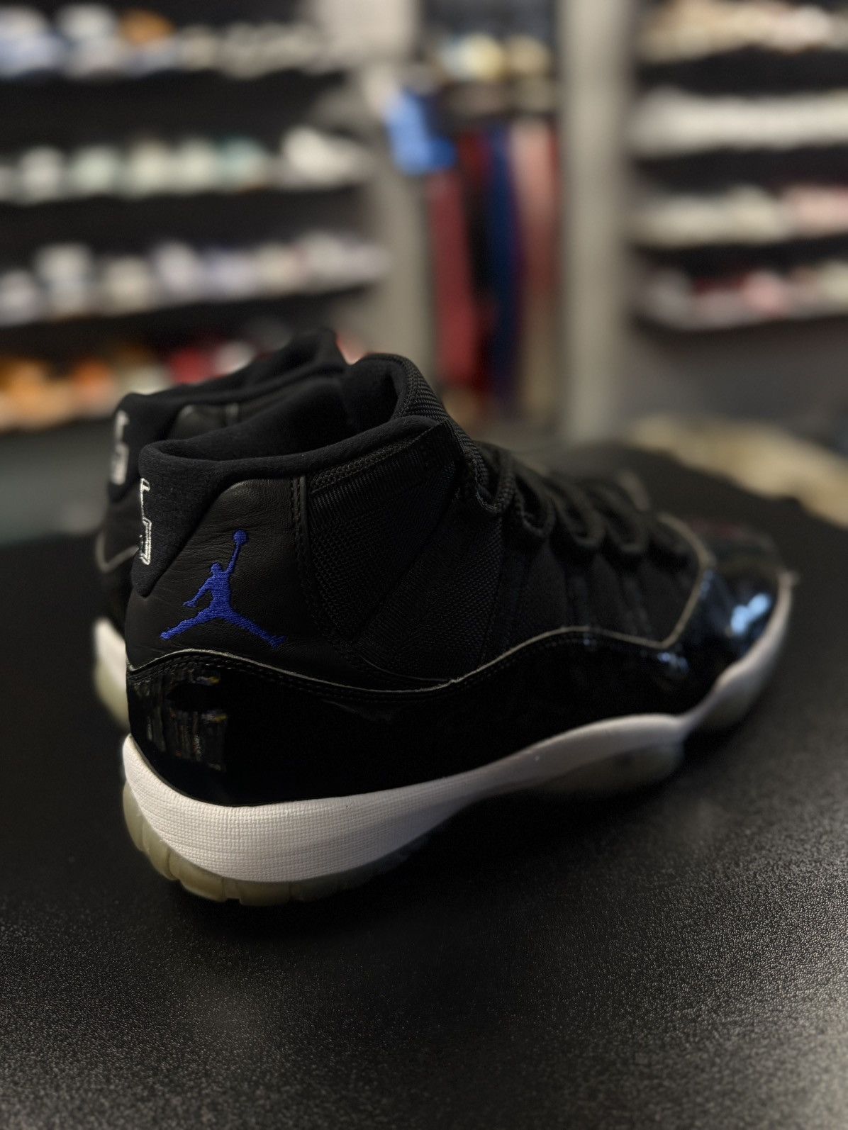 Jordan Brand × Nike Jordan 11 SpaceJam 2016 Size 10.5 (378037-003) Size US 10.5 / EU 43-44 - 4 Thumbnail