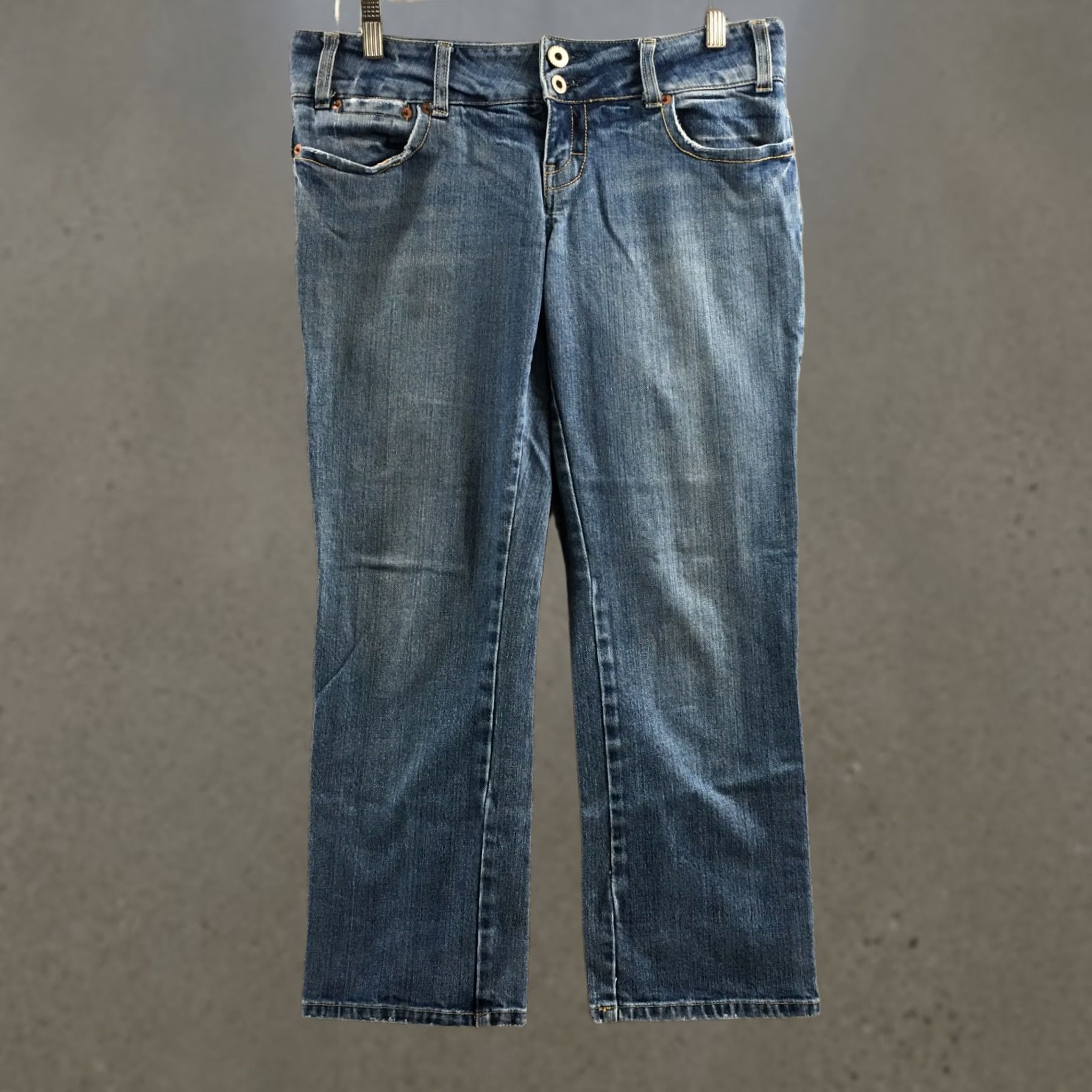 Vintage American Eagle Straight Leg Jeans Womens 10 Blue Denim Button Front Zip Fly Jeans Women 10 Blue Denim Belt 5-Pocket Solid Vintage No? Size 32" / US 10 / IT 46 - 1 Thumbnail