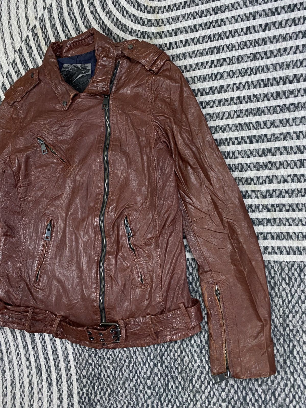 Japanese Brand Vtg Style Distressed Brown Biker Style Belted Leather Jacket Size US S / EU 44-46 / 1 - 4 Thumbnail