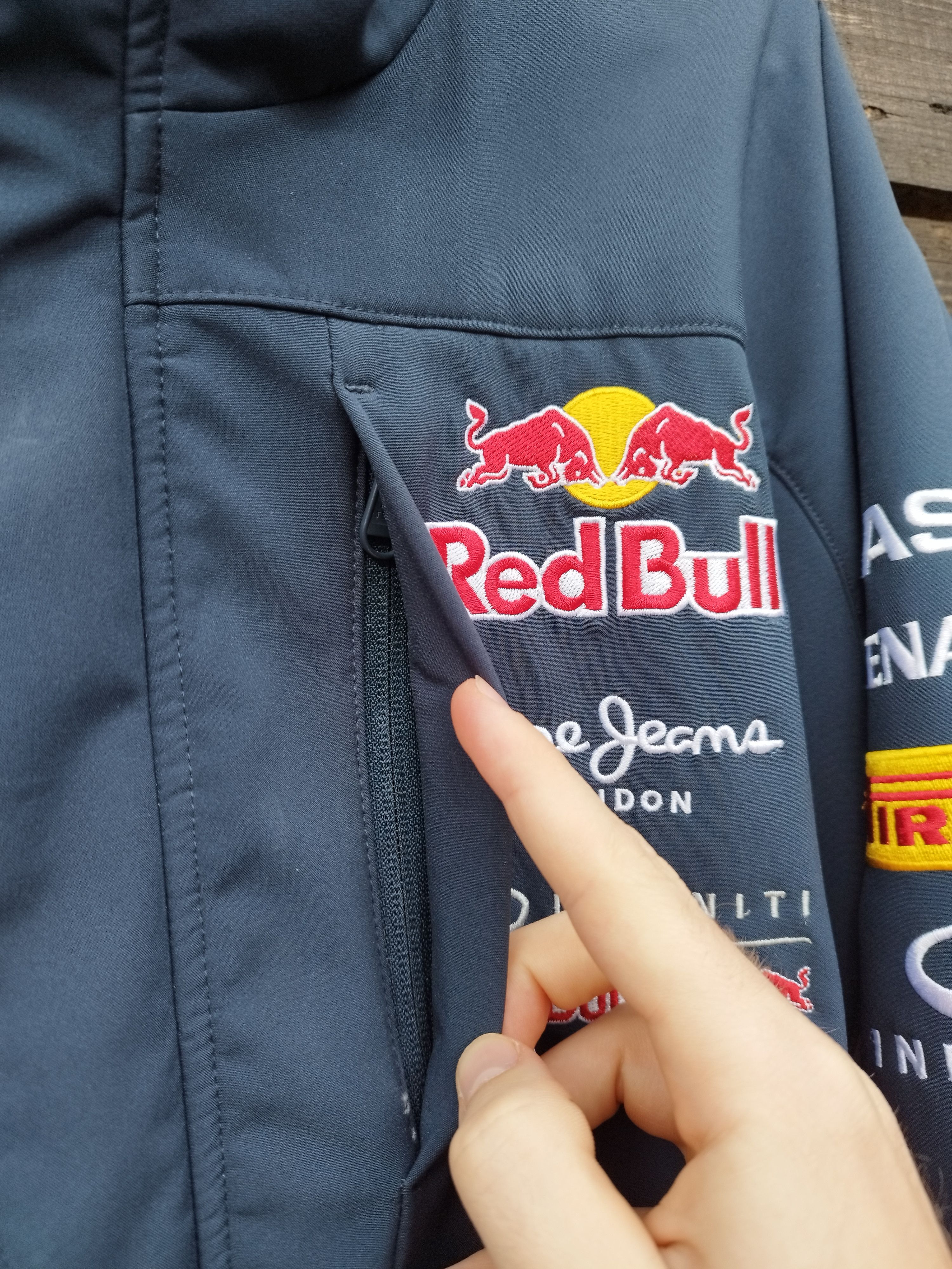 Red Bull Authentic Red Bull Racing F1 Team Softshell Jacket Infiniti Size US XL / EU 56 / 4 - 4 Thumbnail