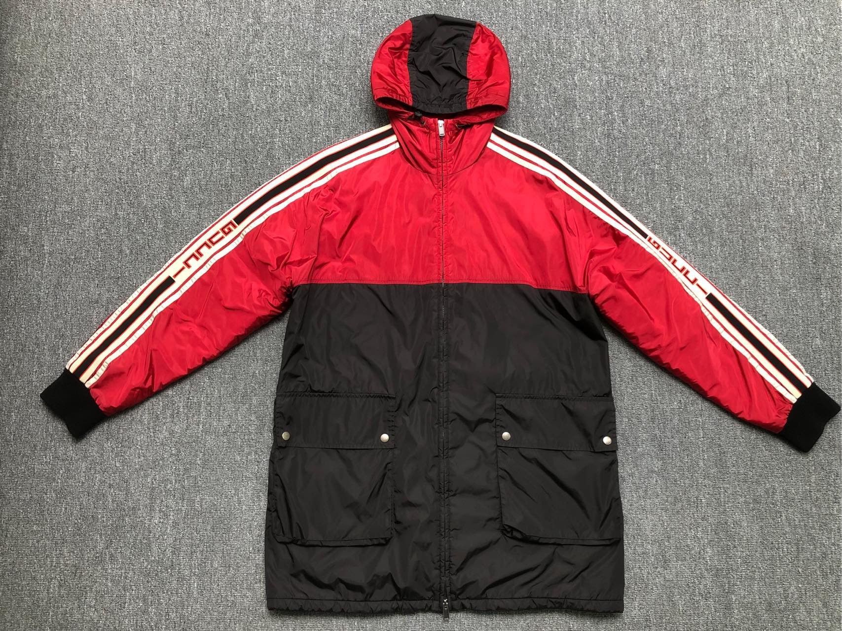 Gucci Gucci Side logo windbreaker 2501-Nextarrow Size US S / EU 44-46 / 1 - 1 Thumbnail