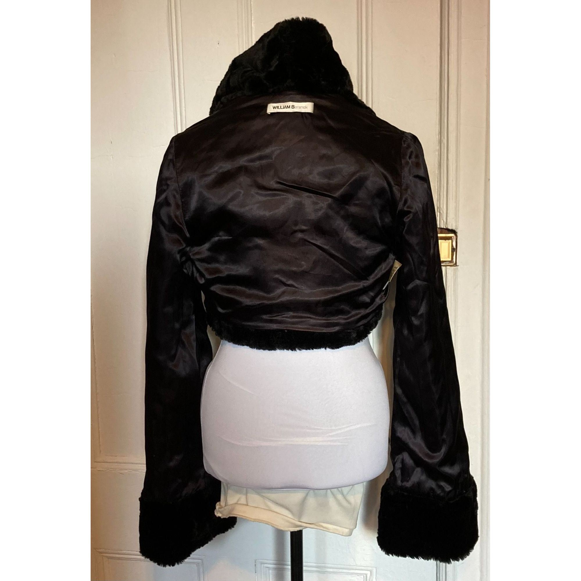 Vintage William B Jet Black Faux Fur Shrug With Dramatic Big Cuffs, Size M / US 6-8 / IT 42-44 - 4 Thumbnail