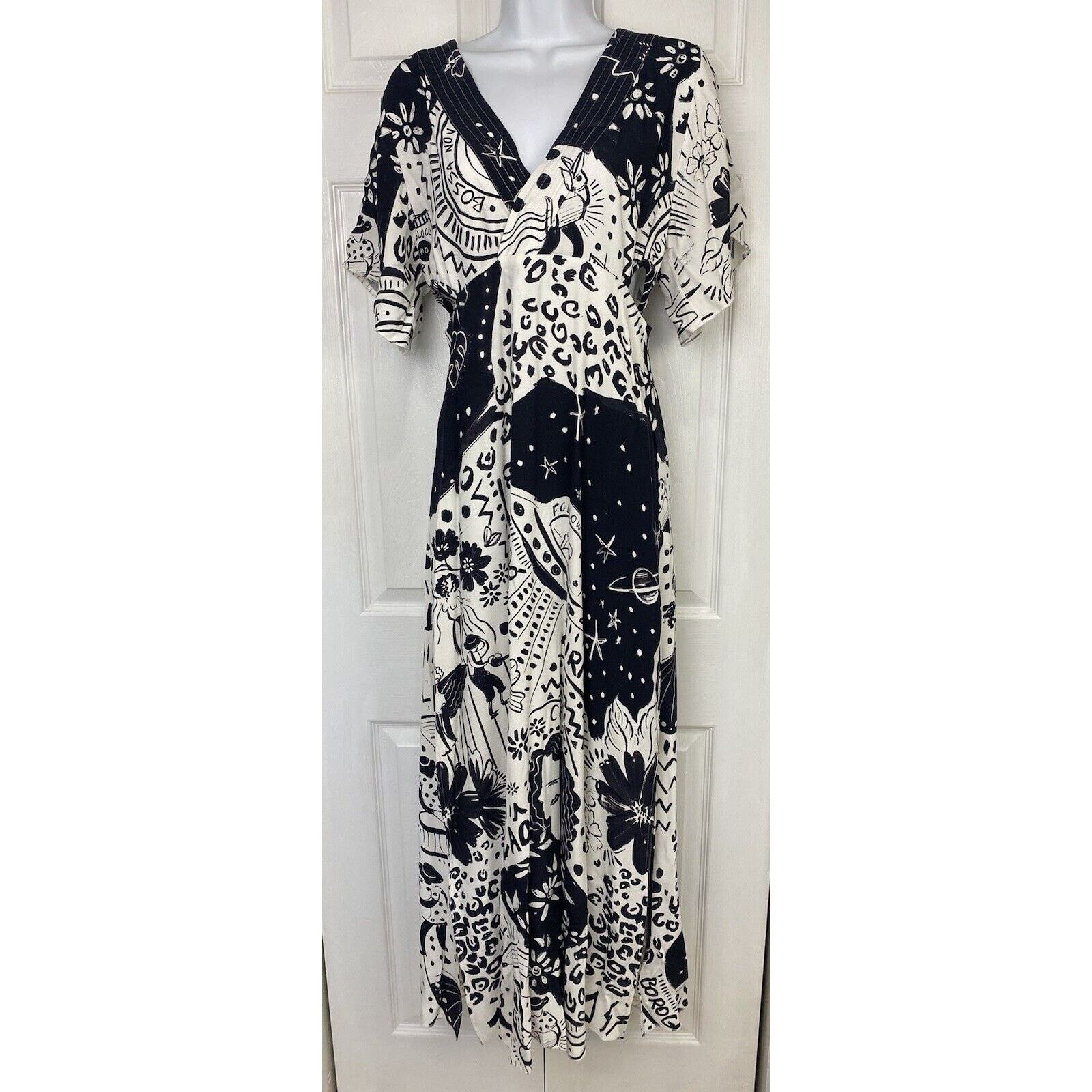 Farm Rio Farm Rio Maxi Dress V-Neck Black White Alien UFO Tropical Size S / US 4 / IT 40 - 1 Thumbnail