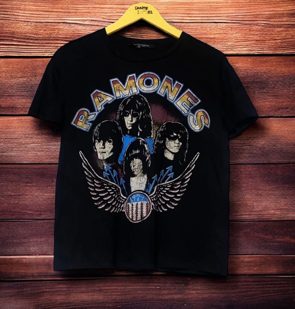 Other RAMONES BANDSHIRT Size M / US 6-8 / IT 42-44 - 1 Thumbnail