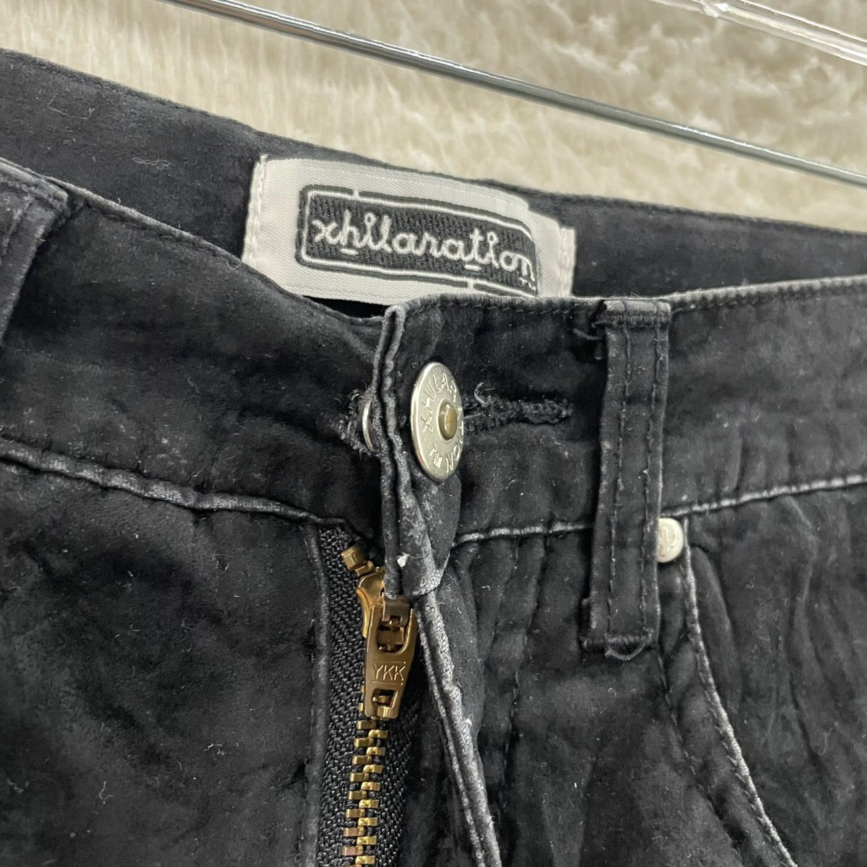 Vintage VINTAGE Y2K Faux Leather Pants Petite Short High Waisted 26 in 27 in Black Xhilaration 6P Womens Glam Rock Size 28" / US 6 / IT 42 - 4 Thumbnail