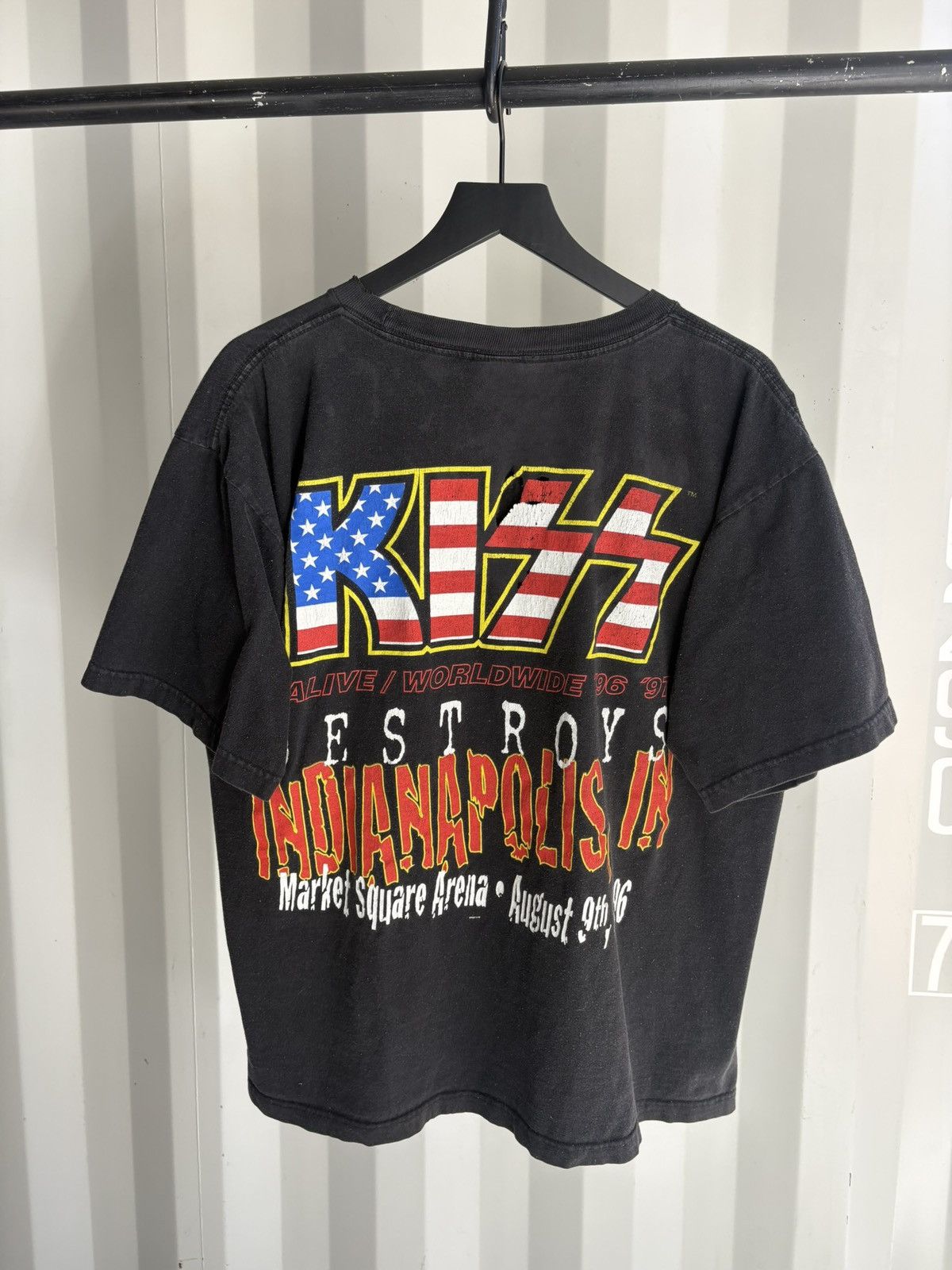 Band Tees Kiss 96 Thrashed Sun Faded Distressed Shirt GRUNGE Band Boxy Size US XL / EU 56 / 4 - 3 Thumbnail