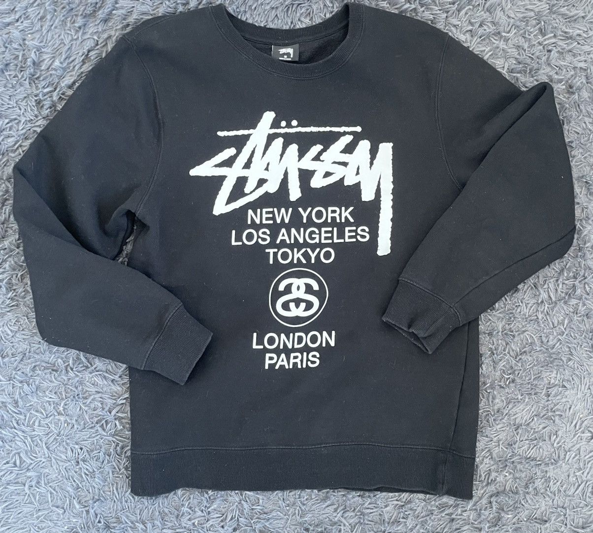 Stussy Men Size M Stussy World Tour Crew Black 22SS Sweatshirt Size US M / EU 48-50 / 2 - 1 Thumbnail