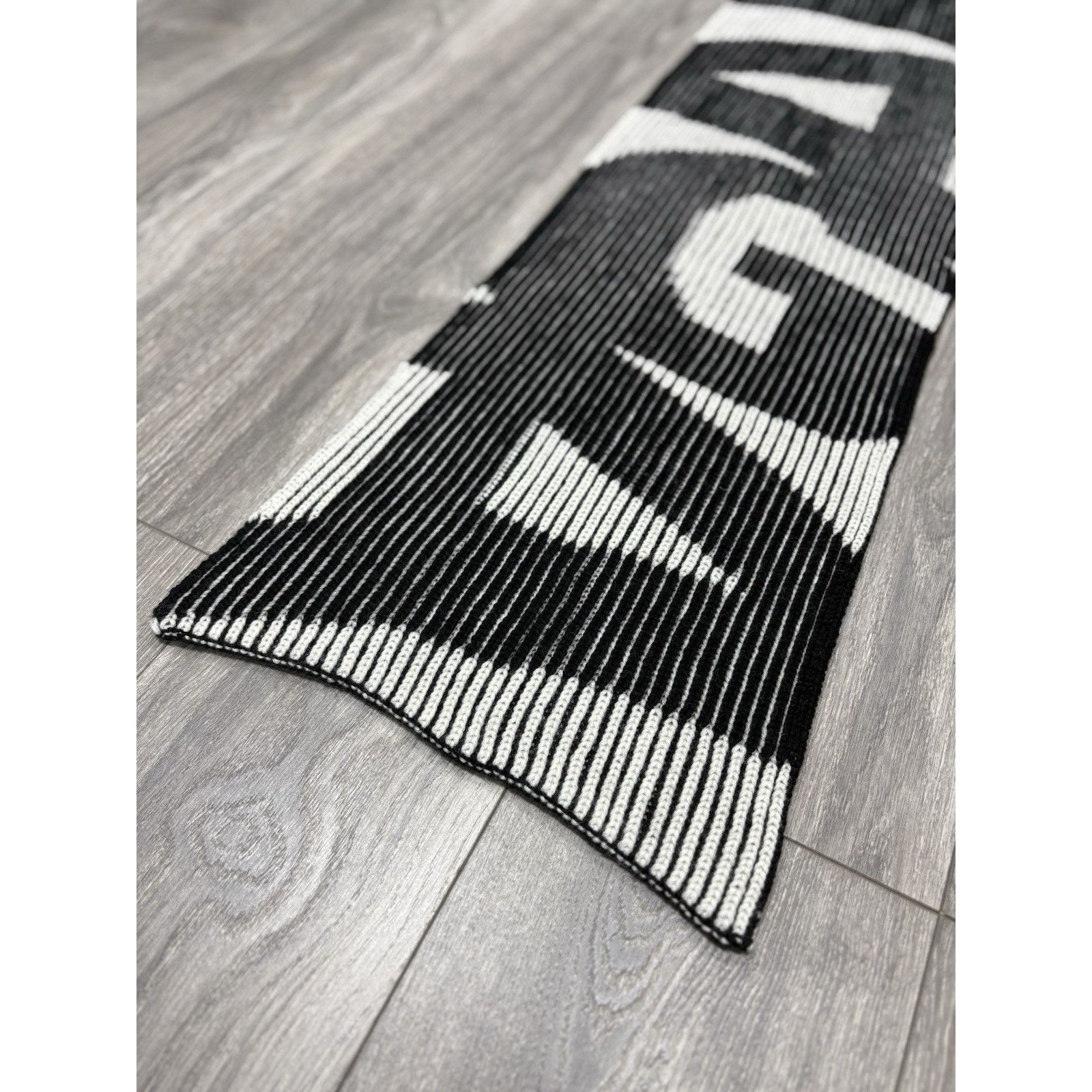 Balenciaga Balenciaga Logo Printed Wool Scarf | NEW! Size ONE SIZE - 9 Thumbnail