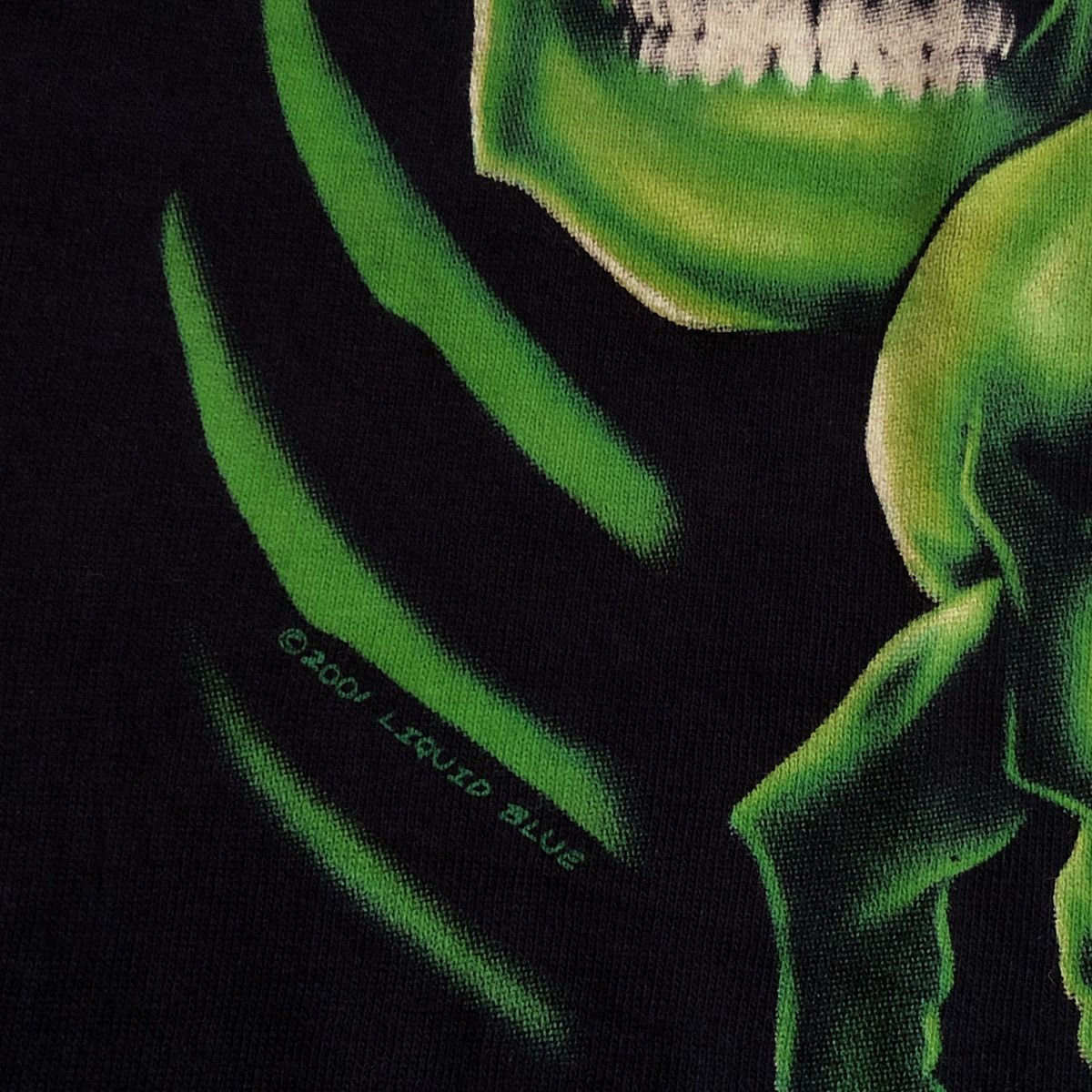 Liquid Blue Vintage 2001 Liquid Blue Green Skull Pile Tshirts Travis Size US L / EU 52-54 / 3 - 4 Thumbnail
