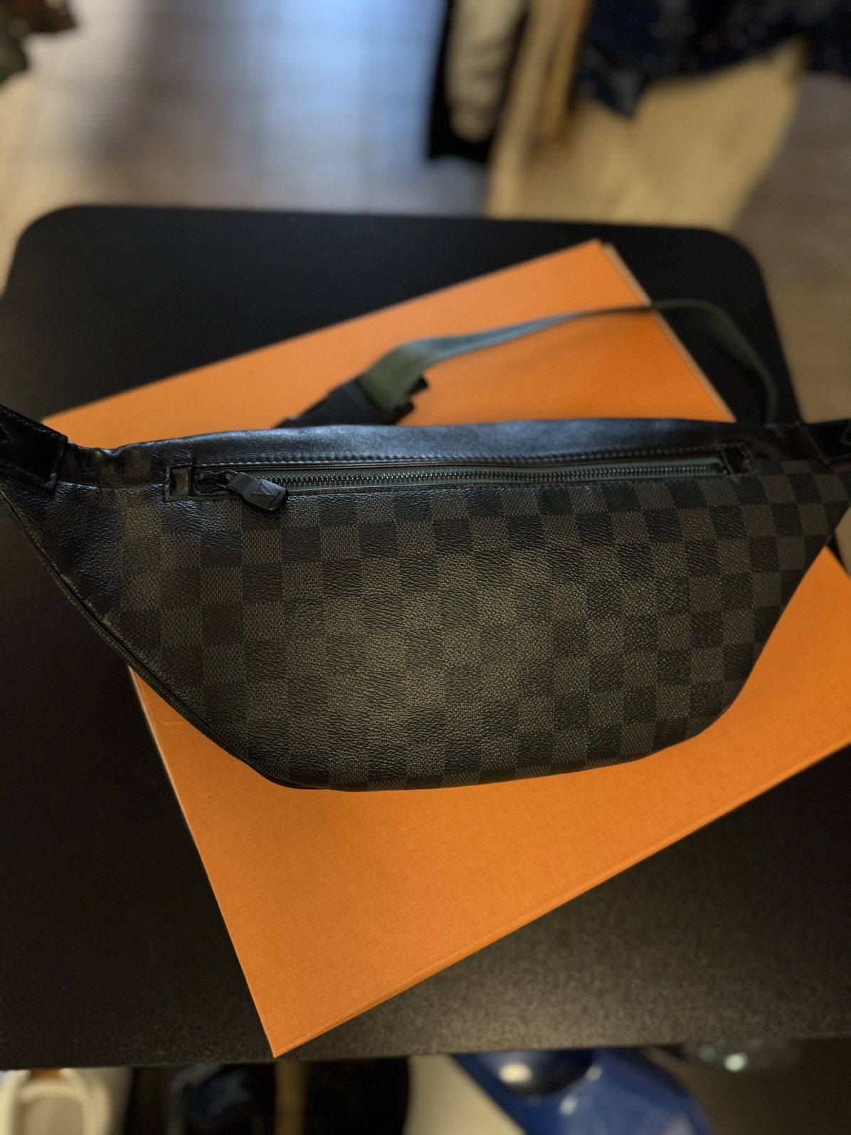Louis Vuitton Louis Vuitton Navy Blue Discovery Belt Bag/ Cross Over 🧼 Size ONE SIZE - 8 Thumbnail