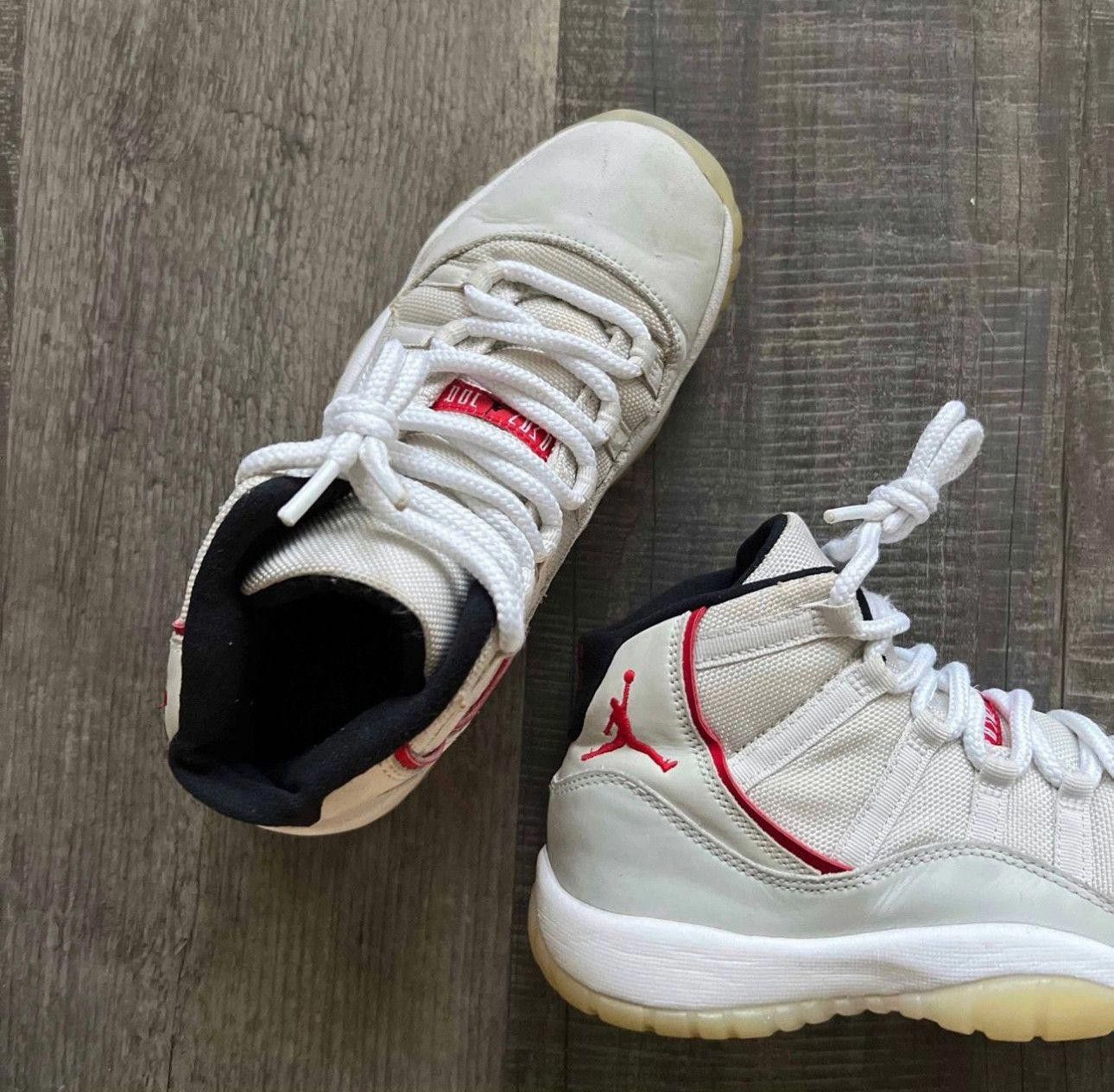 Nike NIKE • JORDAN 11 GS Retro “2018 Platinum Tint” (5M) Size US 5 / EU 37 - 7 Thumbnail