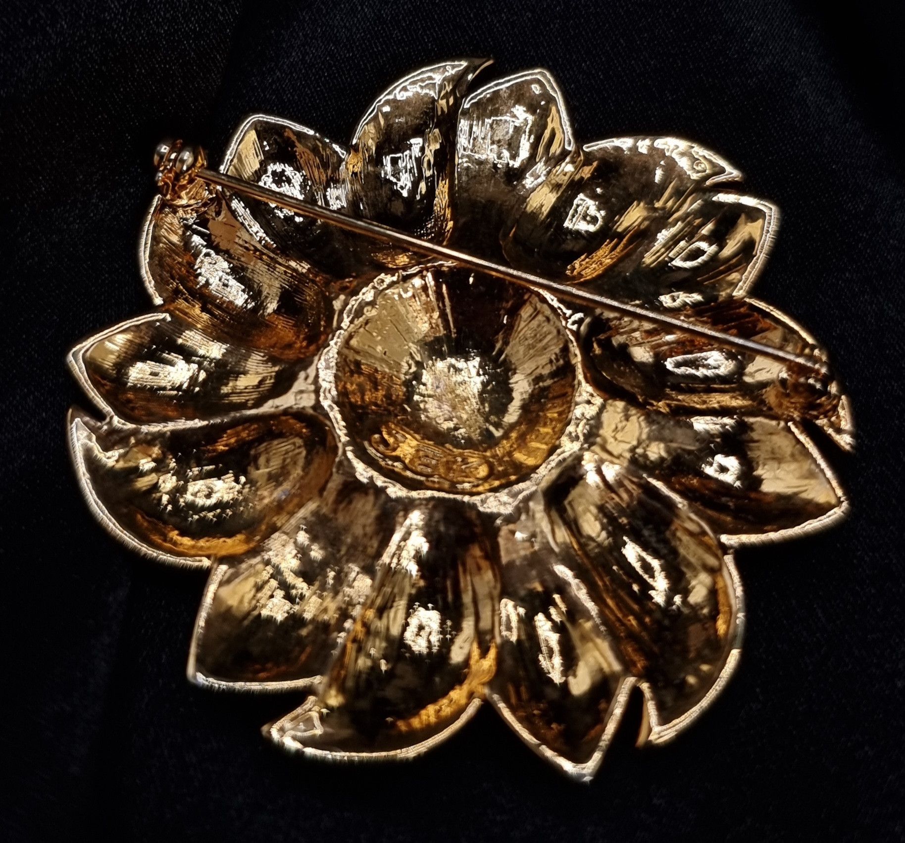 Vintage Vintage JBK Signed Gold-Tone Crystal Flower Floral Brooch Size ONE SIZE - 4 Thumbnail