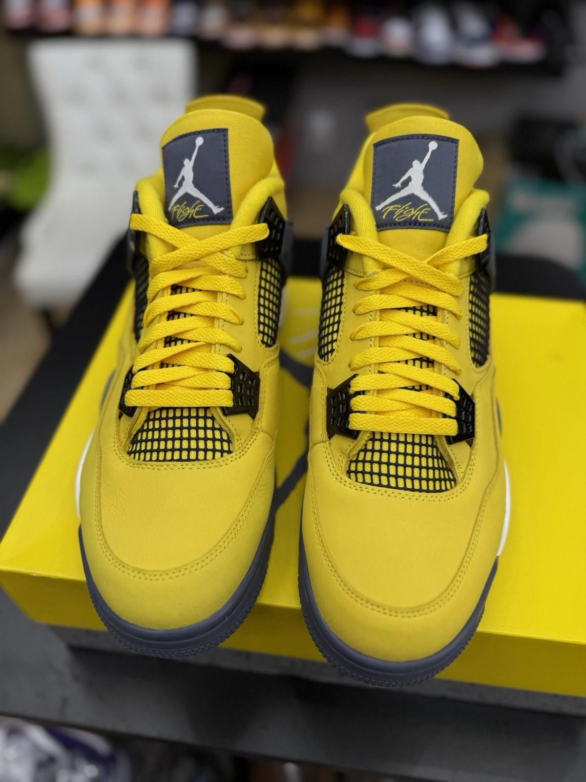 Jordan Brand Nike Air Jordan 4 Retro Mid Lightning Size 13 (NEW) Size US 13 / EU 46 - 6 Thumbnail