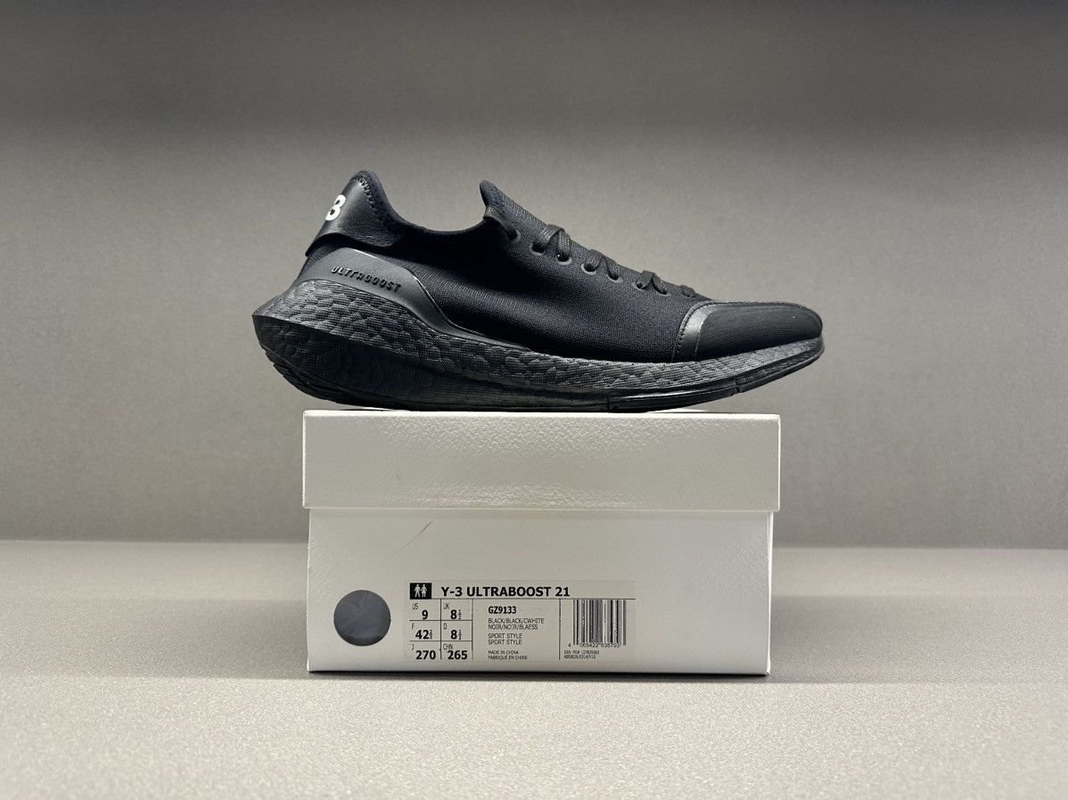 Y-3 Adidas Y-3 Ultra Boost 21 Size US 9 / EU 42 - 4 Thumbnail
