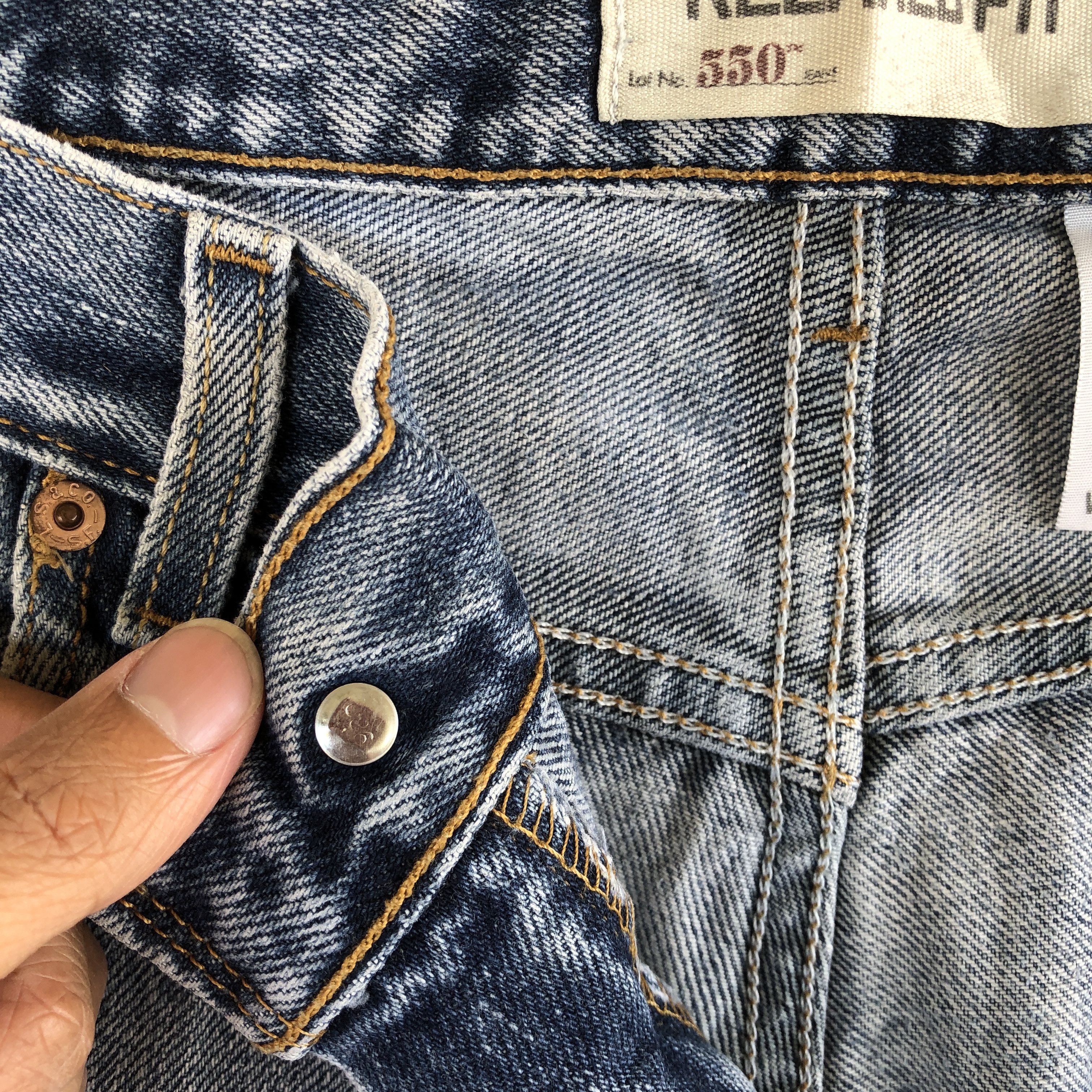 Levi's Vintage Levis 550 Jeans Levi's Faded Light Wash Denim Size US 32 / EU 48 - 7 Thumbnail
