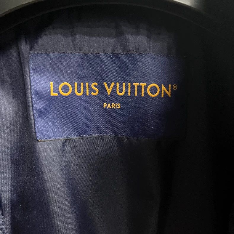 Louis Vuitton LOUIS VUITTON Navy Blue Graphic Printed Zip High Neck Casua Size US M / EU 48-50 / 2 - 2 Thumbnail