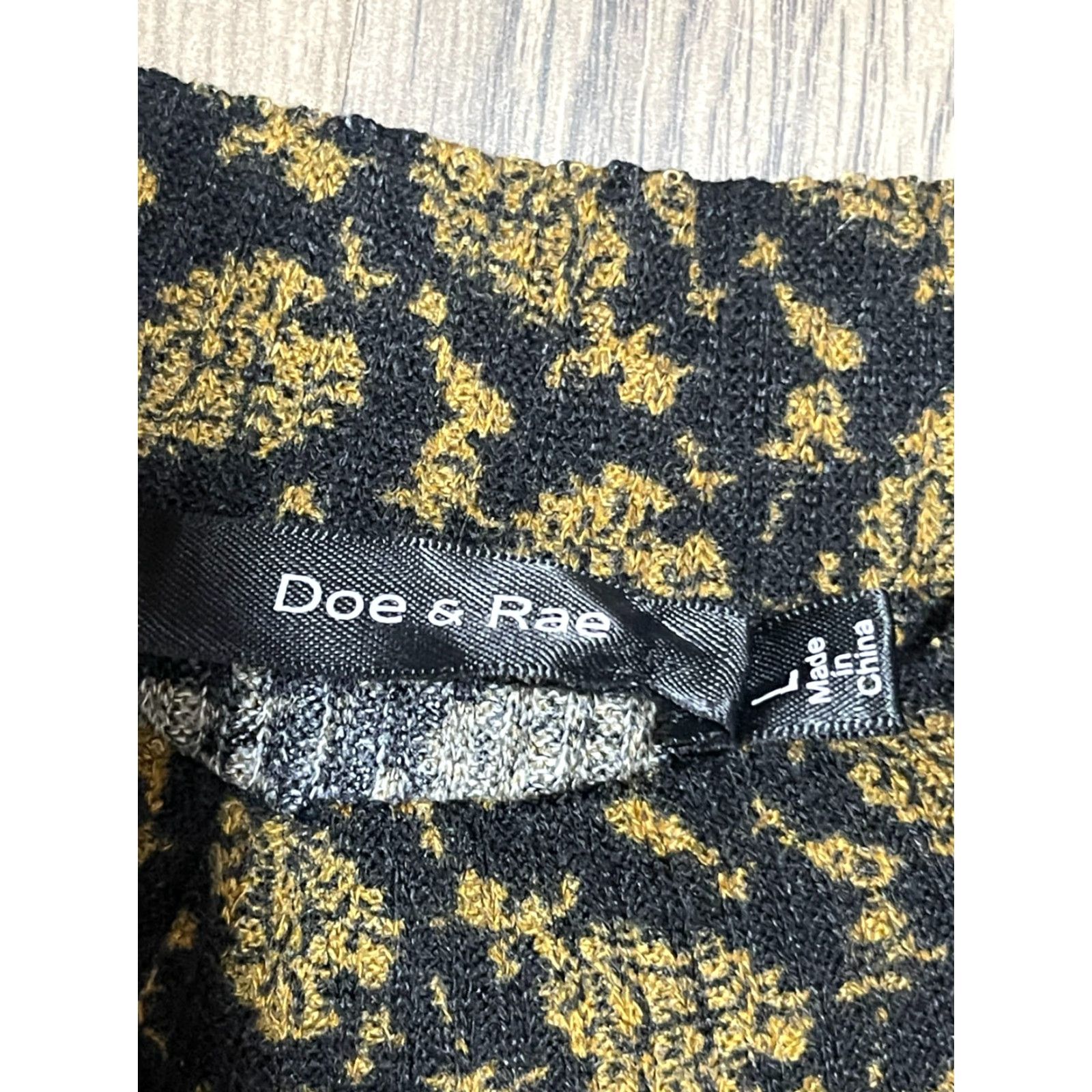 Vintage Doe & Rae Shirt Womens Large Black Gold Sleeveless Allover Print Tank Vintage? No Size L / US 10 / IT 46 - 7 Thumbnail