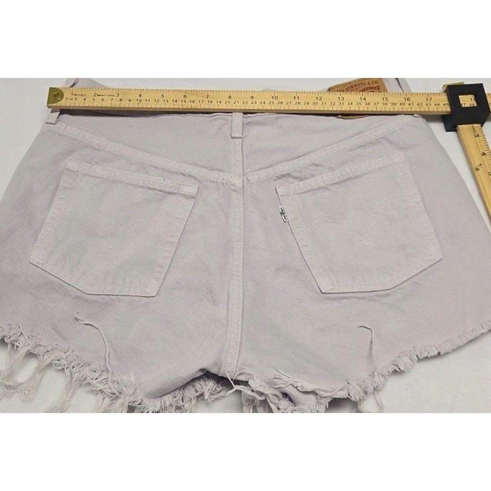 Denime Levi’s 501 Denim Cutoff Shorts Women’s 32 Lilac Raw Hem Distressed Button Fly Size 24" / US 00 / IT 34 - 7 Thumbnail