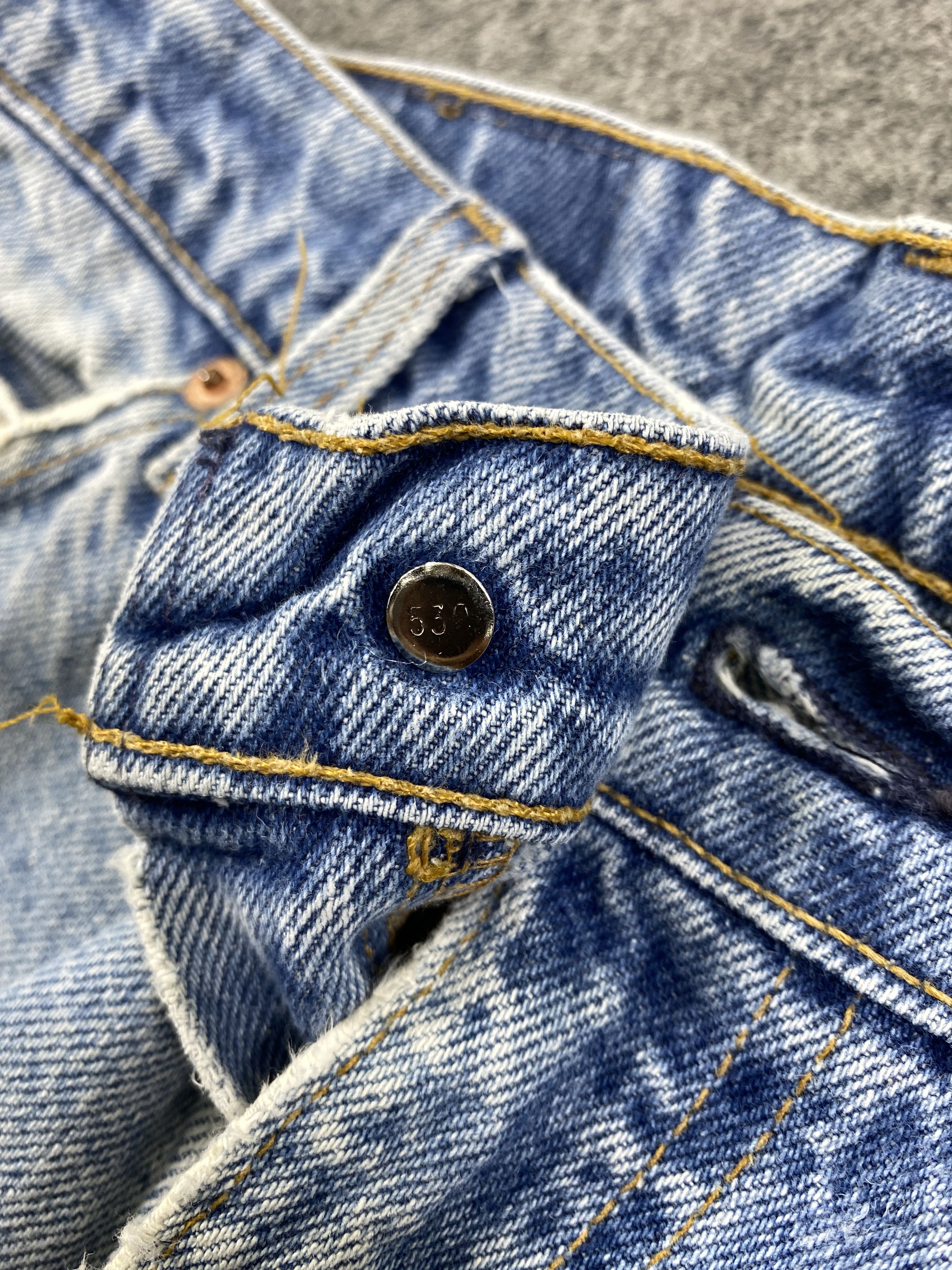 Levi's 90's Blue Wash Vintage Levi's 550 USA 33x29 Denim -JN1785 Size US 33 - 7 Thumbnail