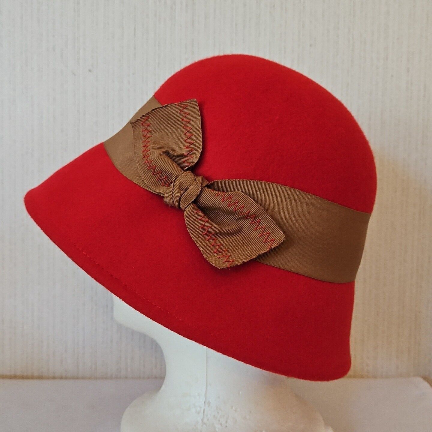 Designer Peter Grimm Wool Cloche Hat Red Womens One Size Grosgrain Bo Size ONE SIZE - 1 Thumbnail