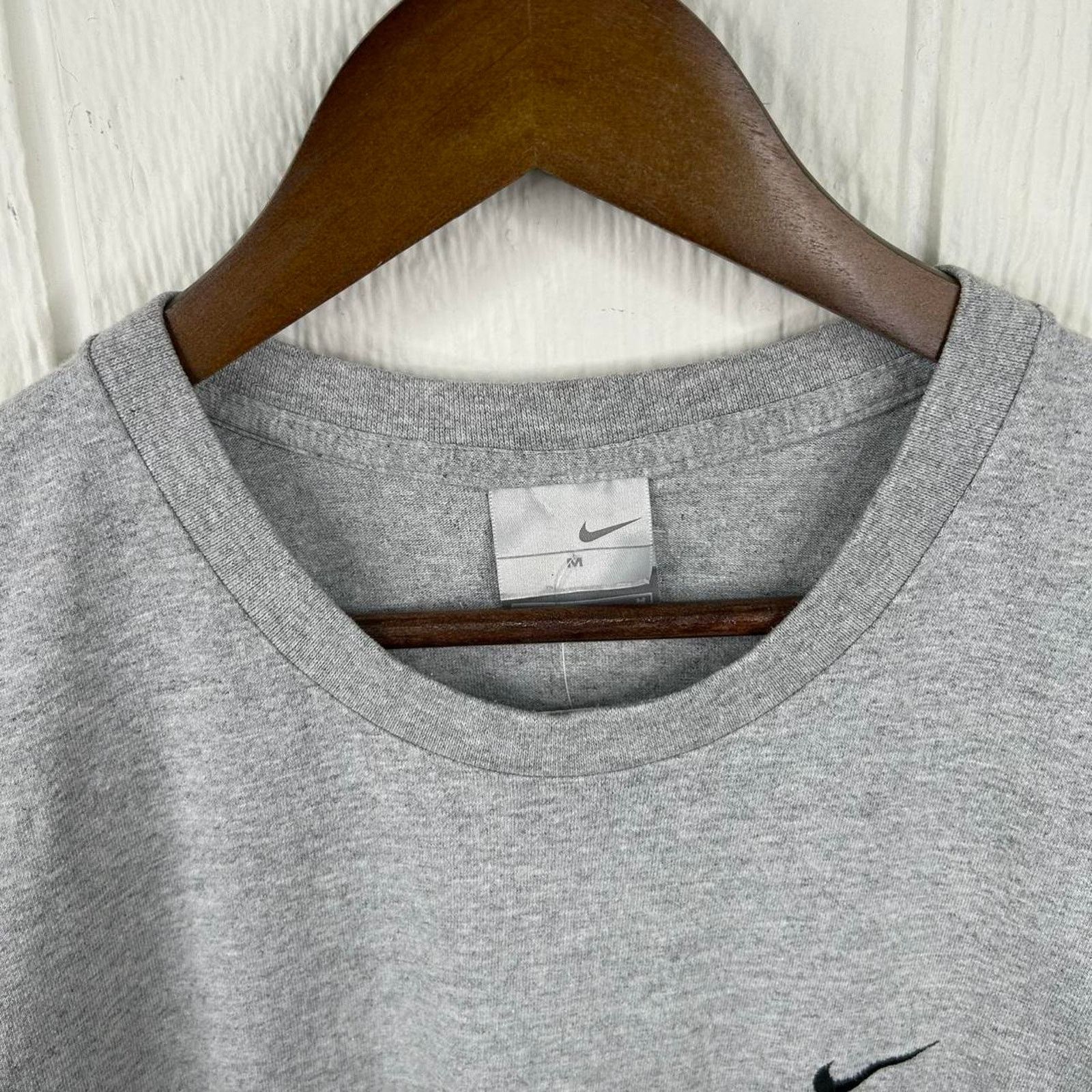 Nike Vintage 90's Embroidered Gray Nike Tee Medium Size US M / EU 48-50 / 2 - 5 Thumbnail