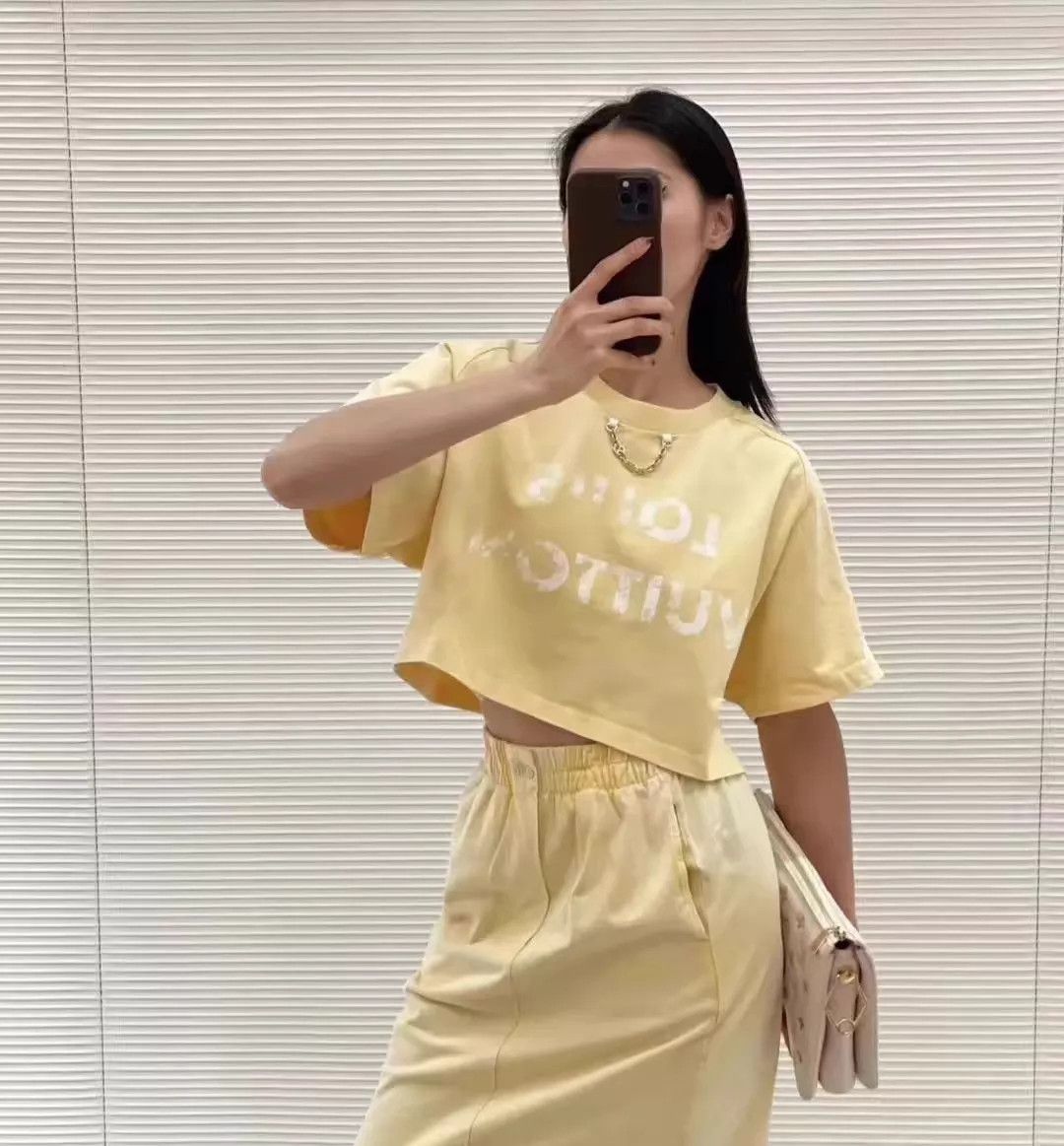 Louis Vuitton LV Yellow Logo Print Distressed Crewneck Cotton SS T-Shirt M Size M / US 6-8 / IT 42-44 - 7 Thumbnail