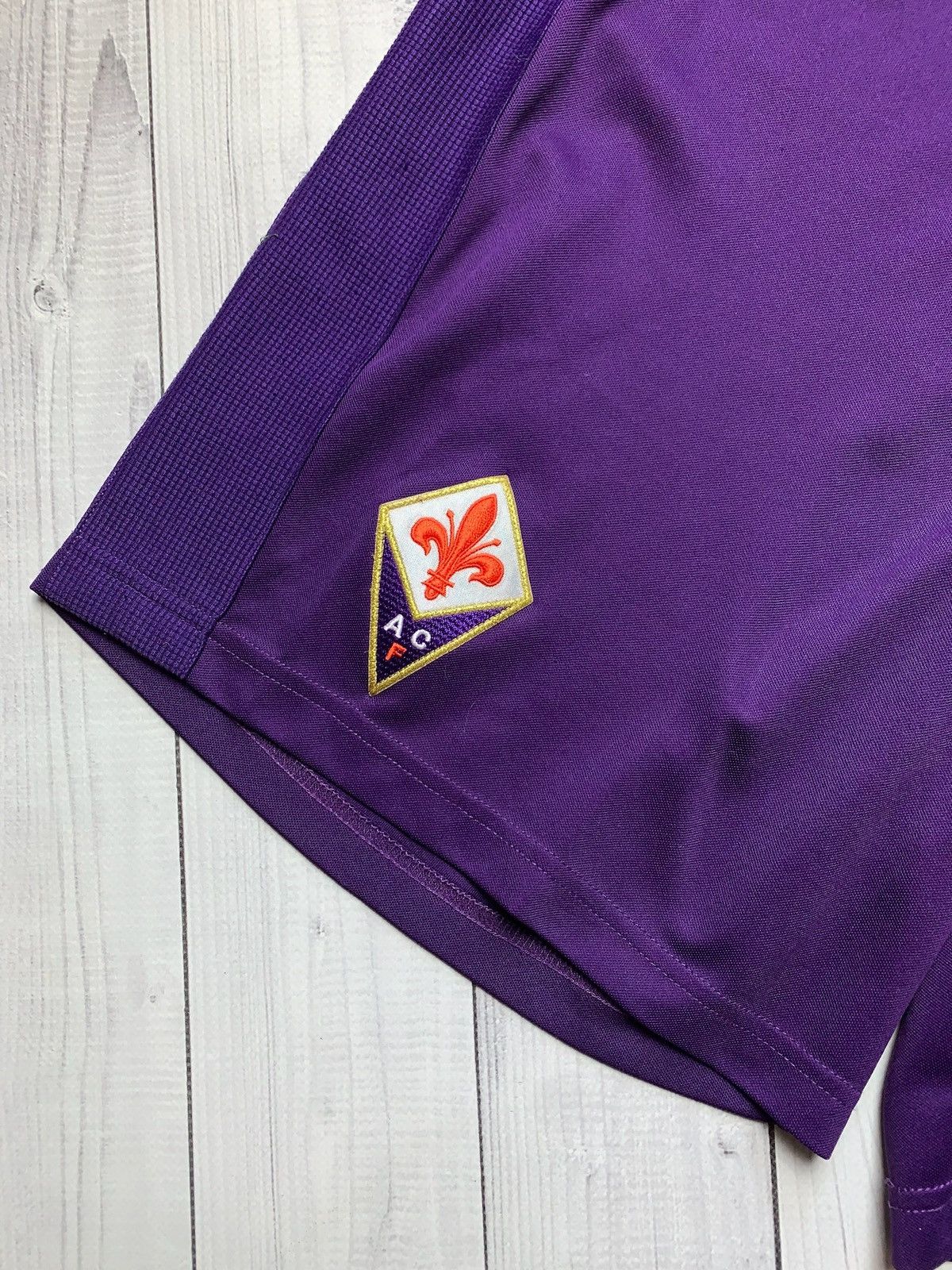 Vintage Vintage Fiorentina soccer shorts size M purple Size US 32 / EU 48 - 2 Thumbnail