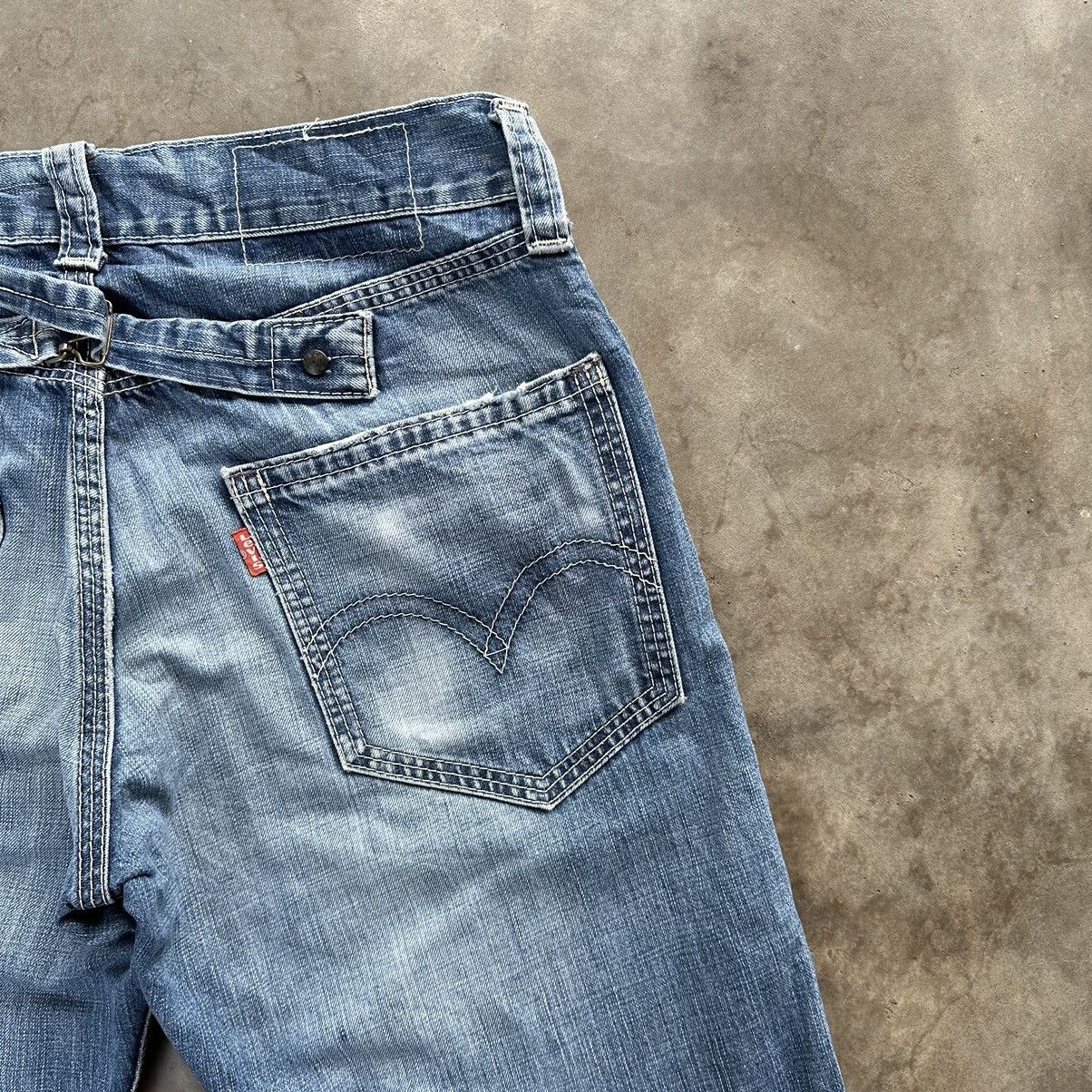 Levi's Vintage Levis Buckle Distressed Faded Denim Jean Pant W32 Size US 32 / EU 48 - 13 Thumbnail
