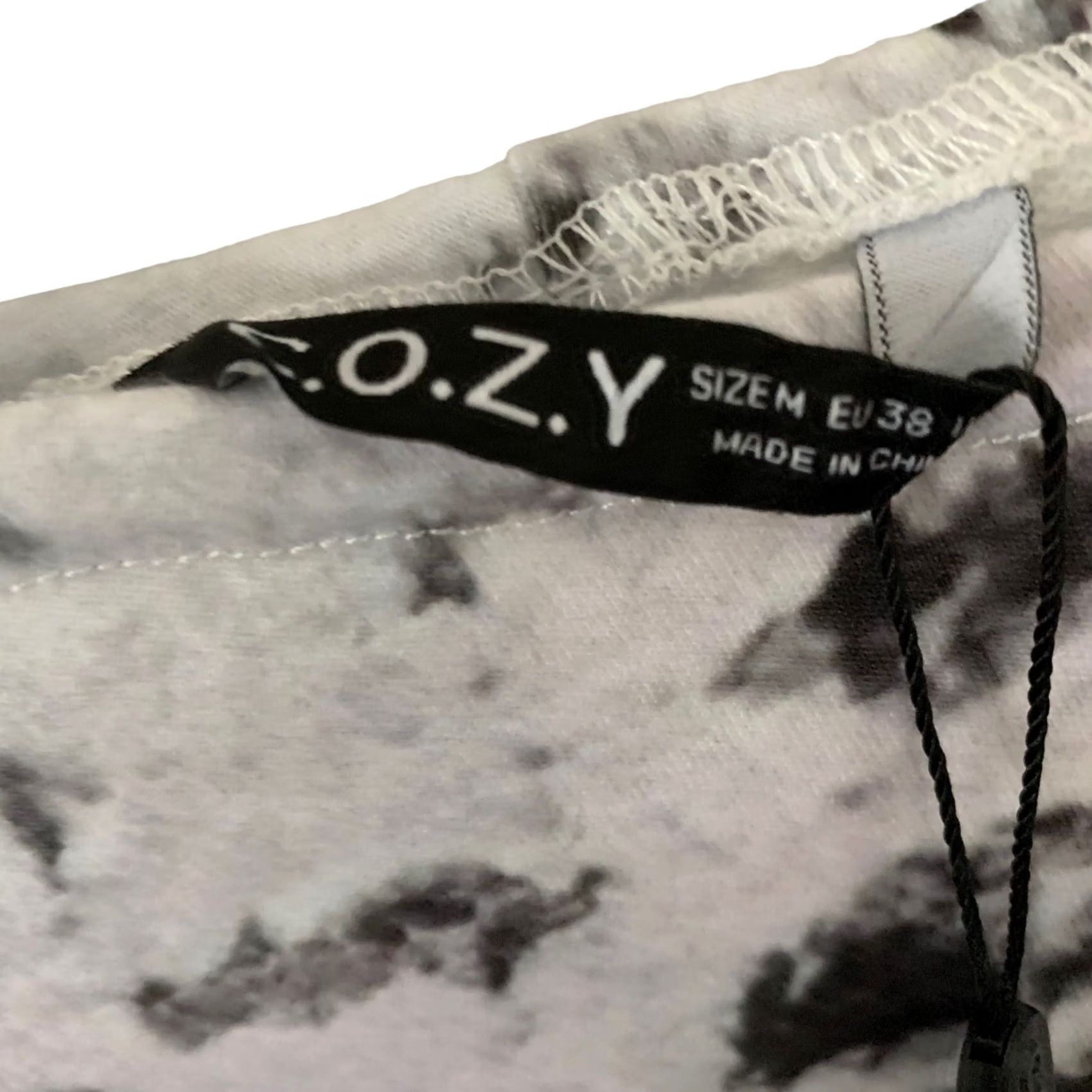 Vintage C.o.z.y. Womens Grey Animal Print Casual Off The Shoulder Blouse Top Long Sleeve M Size M / US 6-8 / IT 42-44 - 2 Thumbnail