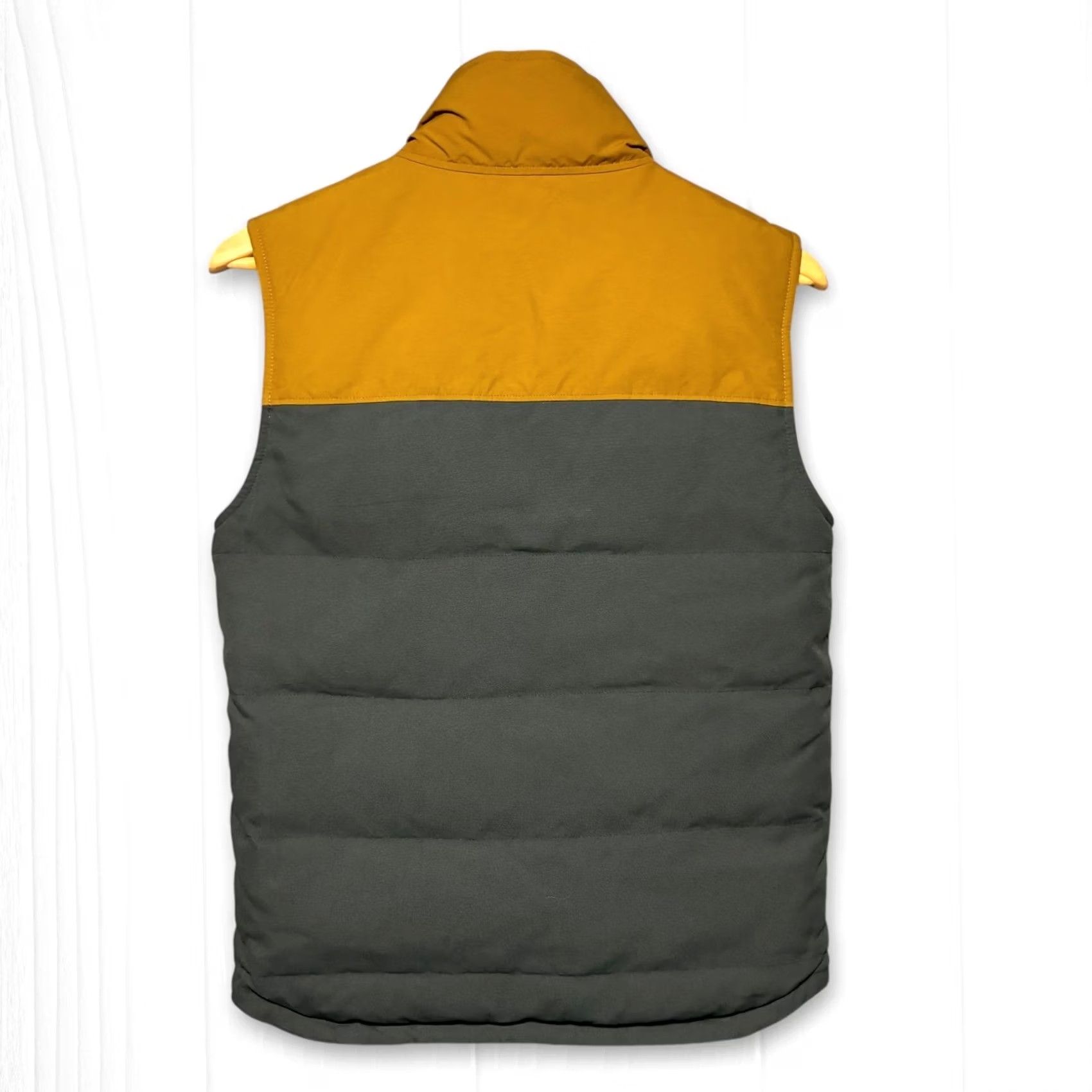 Patagonia Patagonia Vest Two Tone Puffer Down Chest Zip Stand-Up Collar XS Mens Brown Gray Two Tone Solid Pocket Logo Size US XS / EU 42 / 0 - 2 Thumbnail