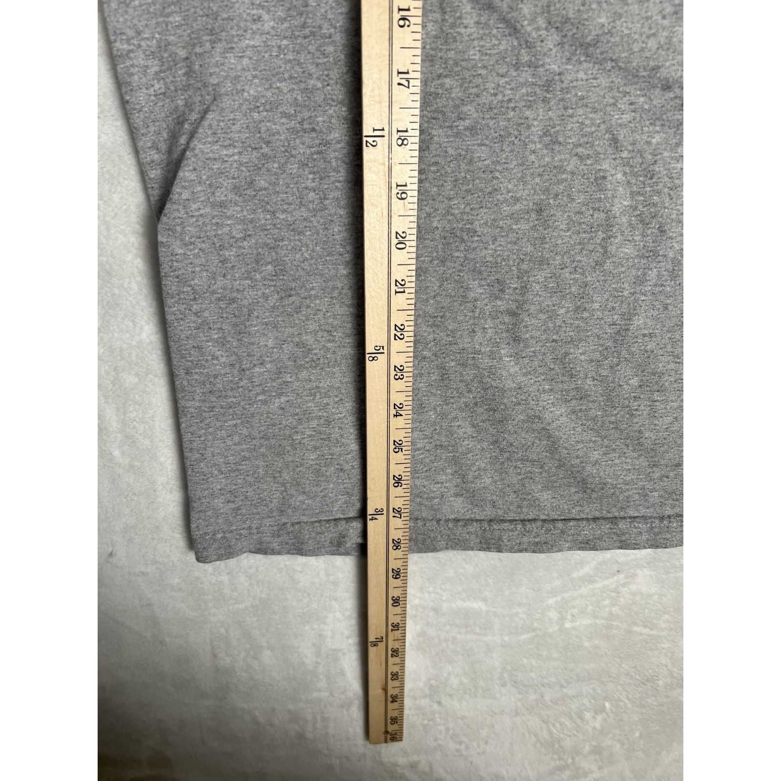 Santa Cruz Skateboards Vintage Santa Cruz Skateboard T-Shirt Size Medium Gray OG Lo Size US M / EU 48-50 / 2 - 3 Thumbnail