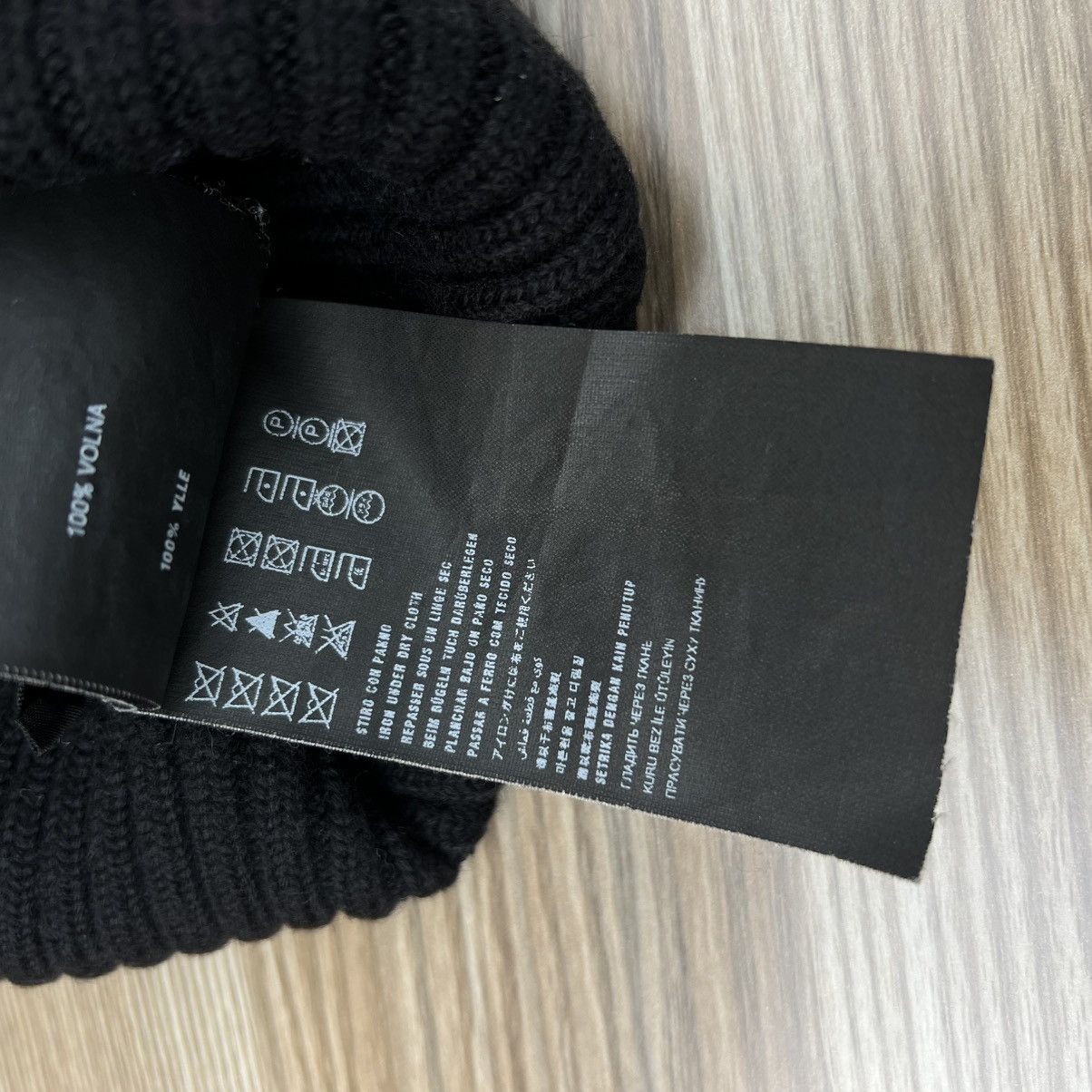 Prada Prada Beanie. Size ONE SIZE - 5 Thumbnail