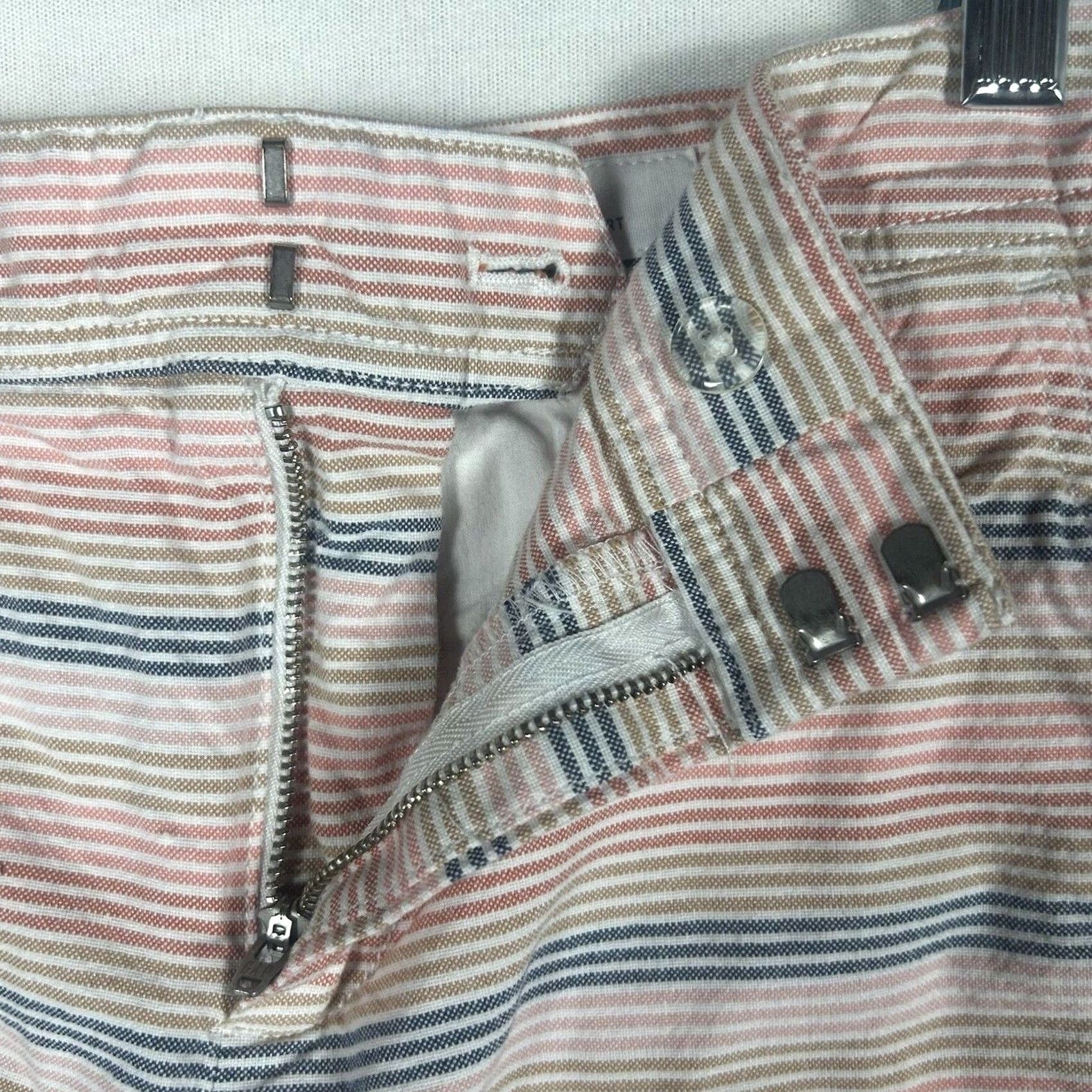 Gap Gap City Shorts Size 2 Pink Striped 3" Inseam Chino Mid Rise Flat Front 100% Cotton Women's Casual Summer Beach Walking Vintage: No Size 26" / US 2 / IT 38 - 2 Thumbnail