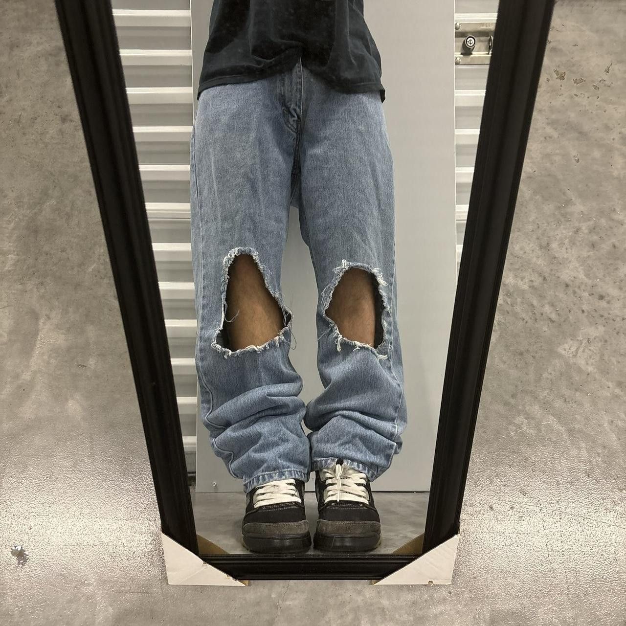 Levi's × Vintage Vintage Y2K/2000s Grunge Levi’s Distressed Light Wash Denim Jeans! Size US 33 - 1 Thumbnail