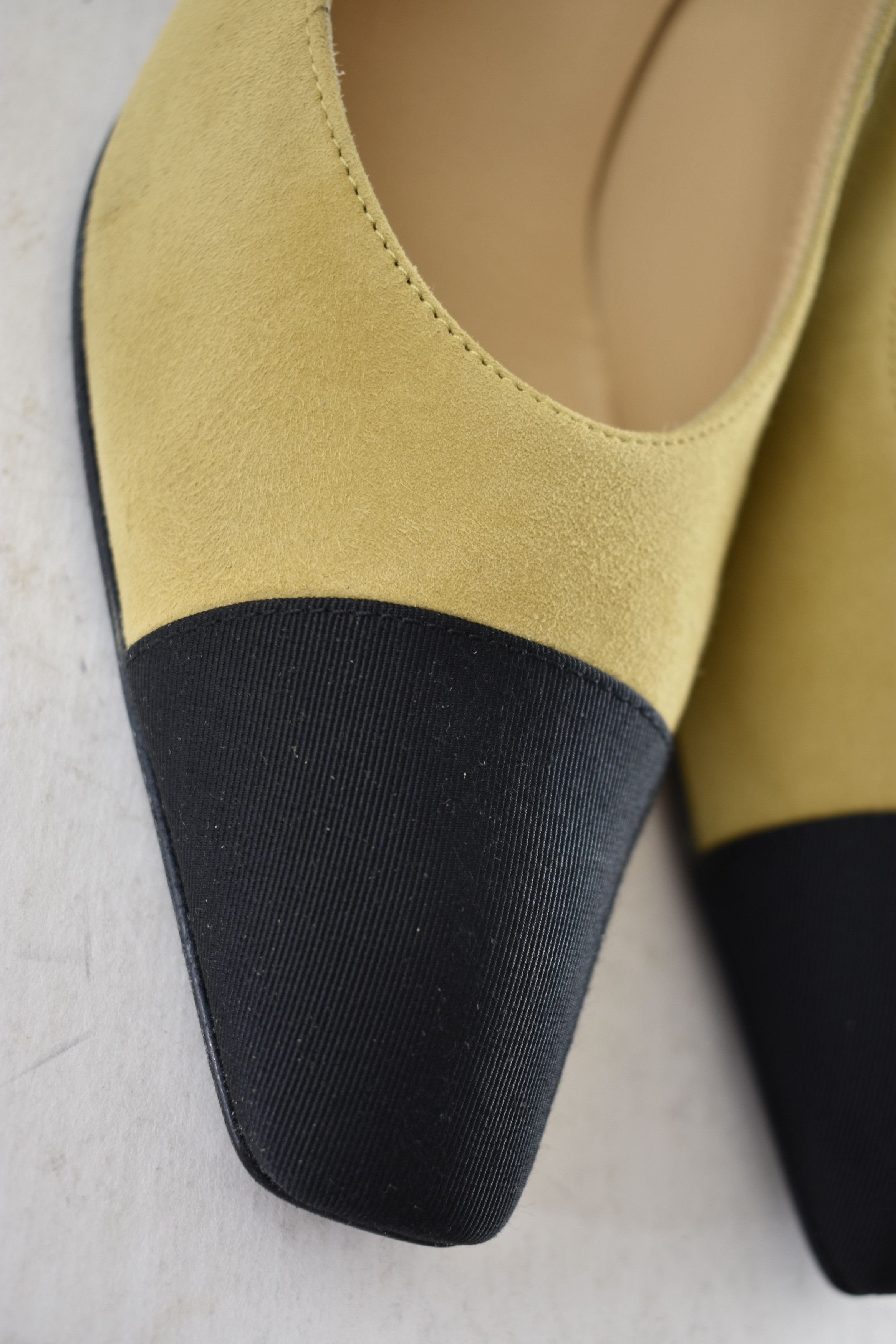 Chanel 25A Suede Black Square CC Crystal Logo Heel Of Fame Pump 39 Size US 9 / IT 39 - 6 Thumbnail