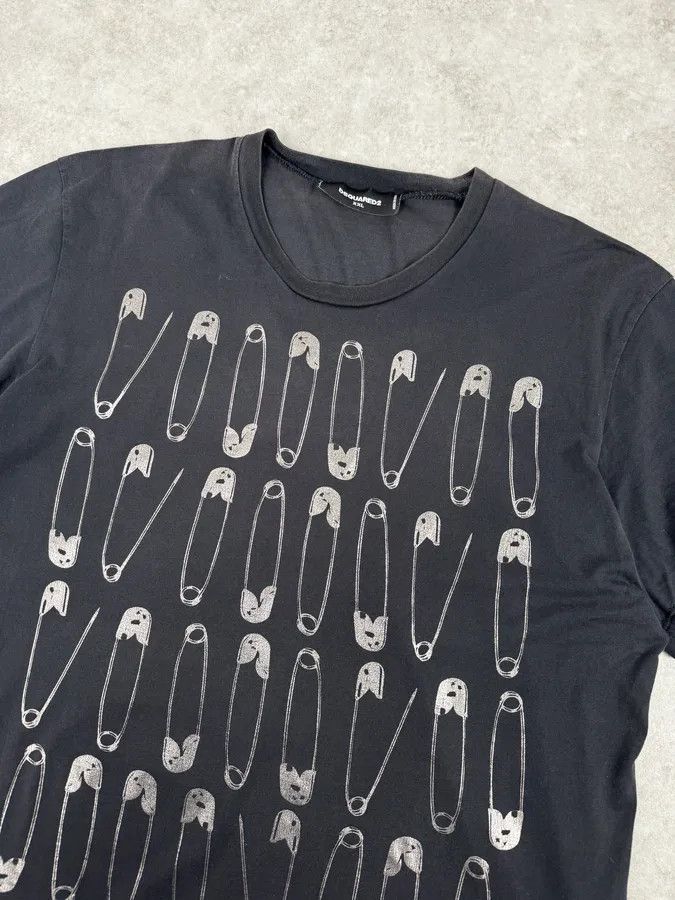Dsquared2 SS2017 Dsquared2 Black Safety Pin Print T-Shirt Size US L / EU 52-54 / 3 - 5 Thumbnail