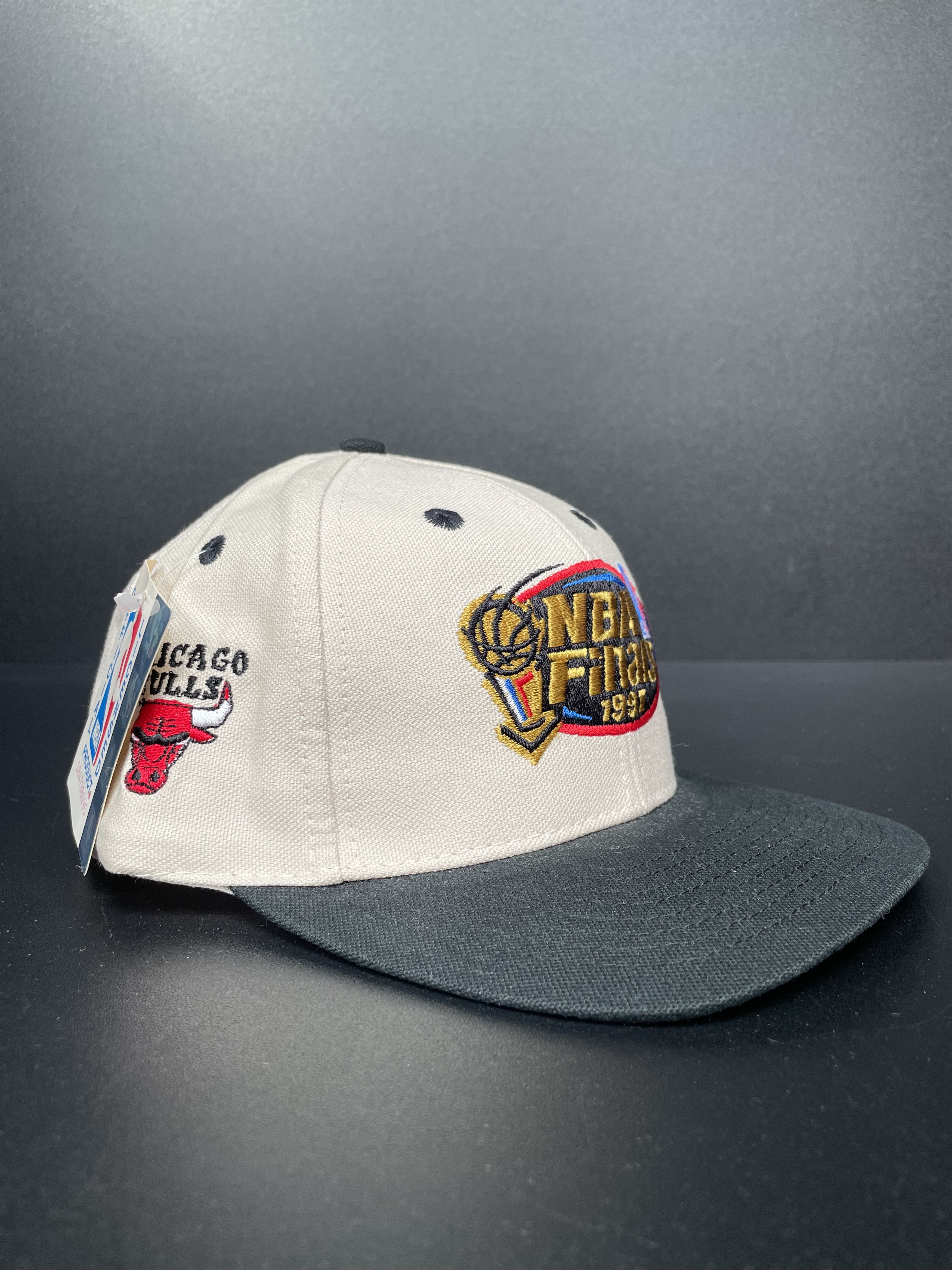 Logo 7 NBA Finals 1997 Cap 🧢 Bulls vs. Jazz 🧢 Deadstock w/ Tag Size ONE SIZE - 2 Thumbnail