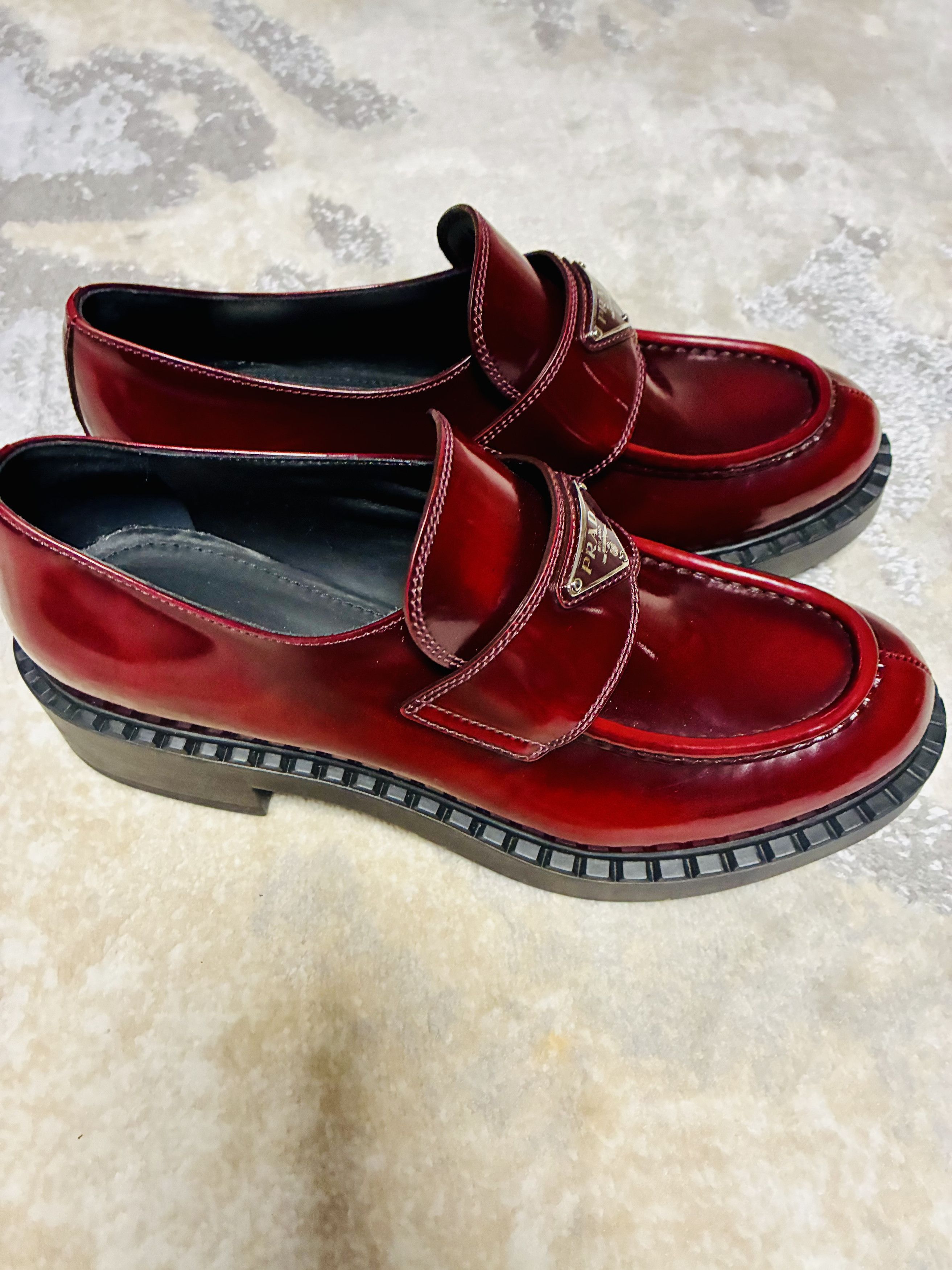 Prada Prada Burgundy Loafers EU41 Size US 11 / IT 41 - 4 Thumbnail